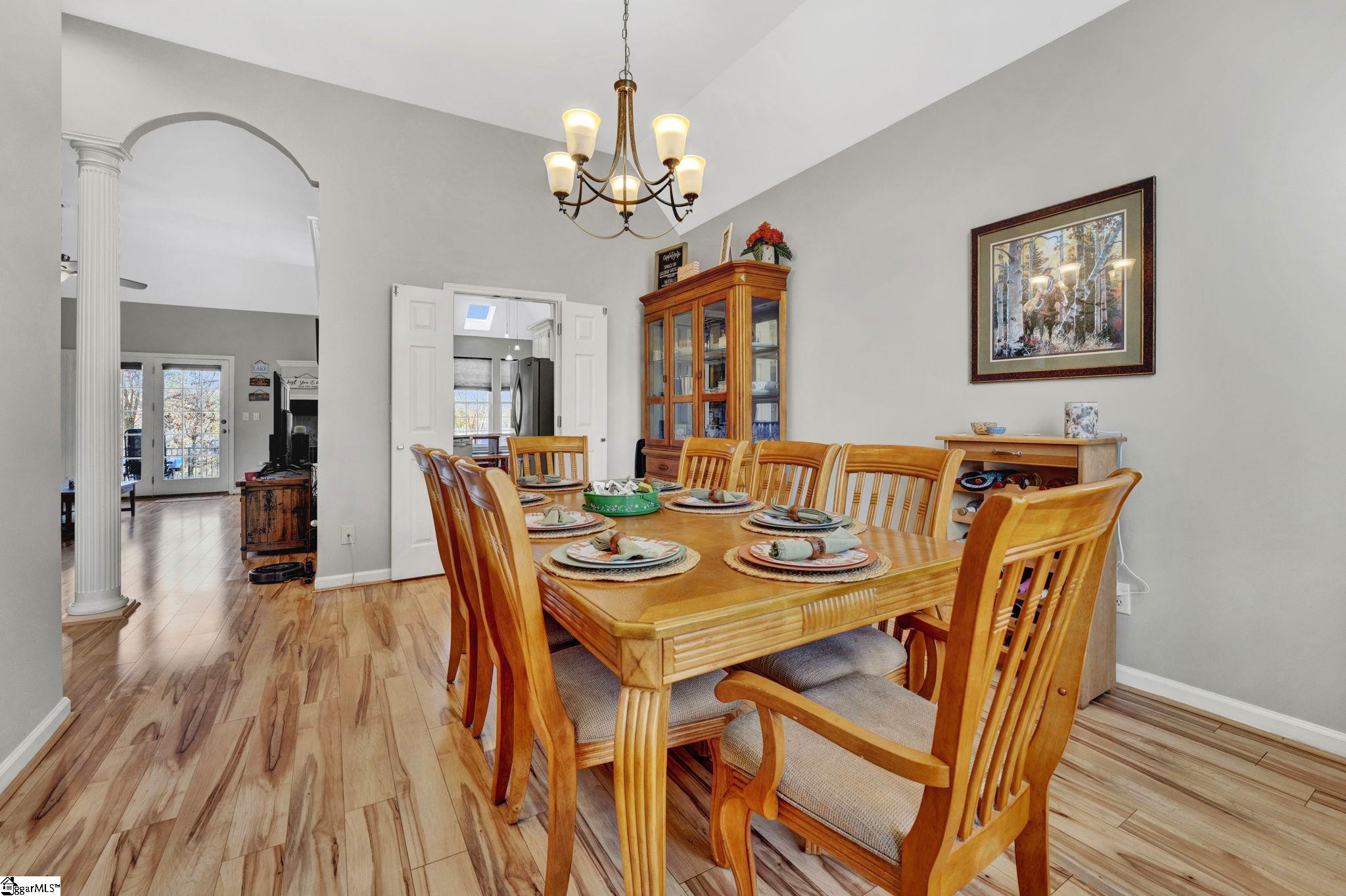 8-SEAT TABLE AND LARGE HUTCH CAN STAY