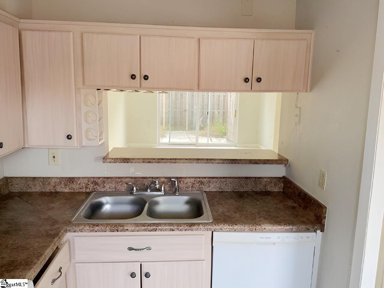 2530 E North, Greenville, South Carolina image 3