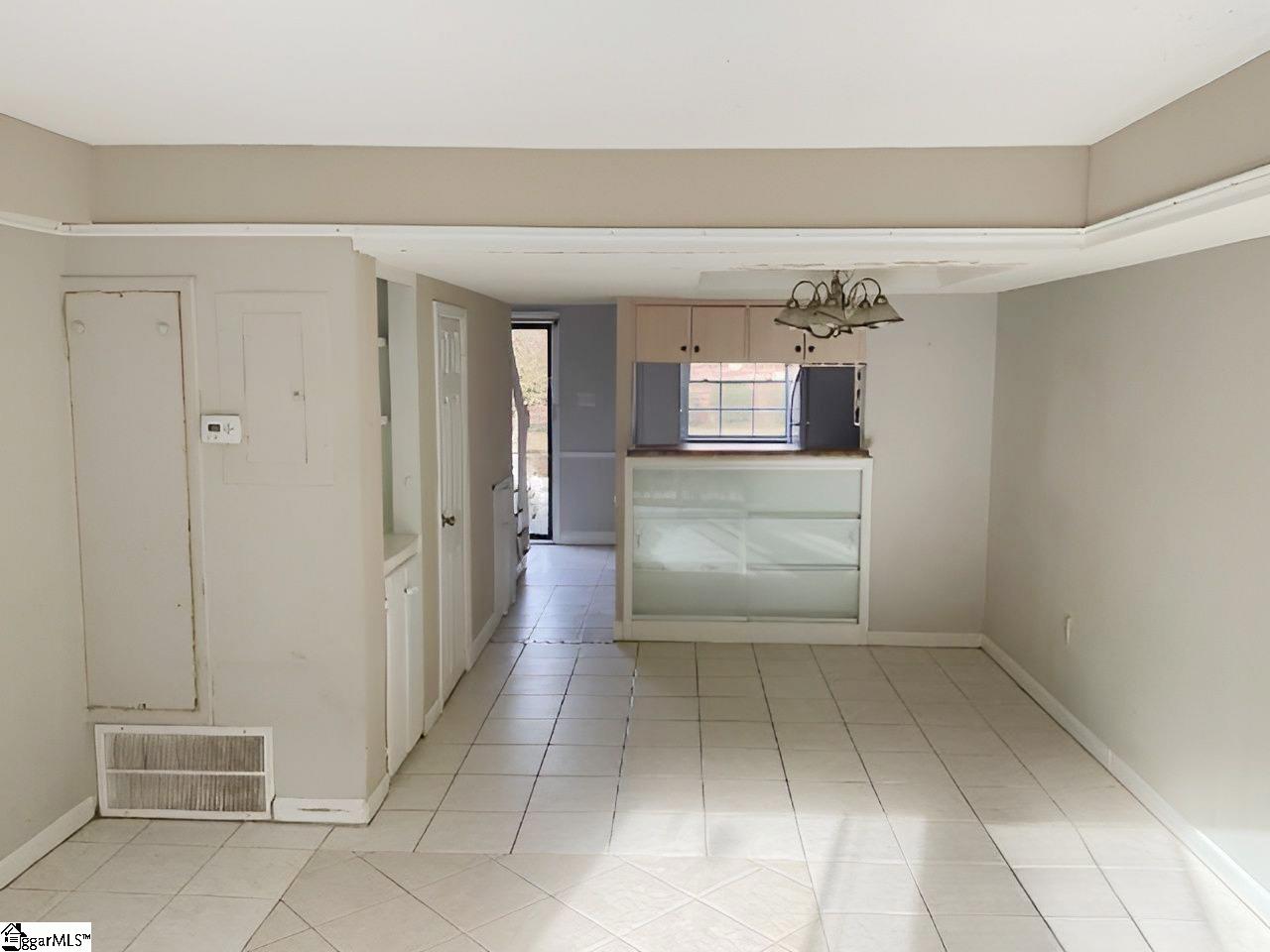 2530 E North, Greenville, South Carolina image 6