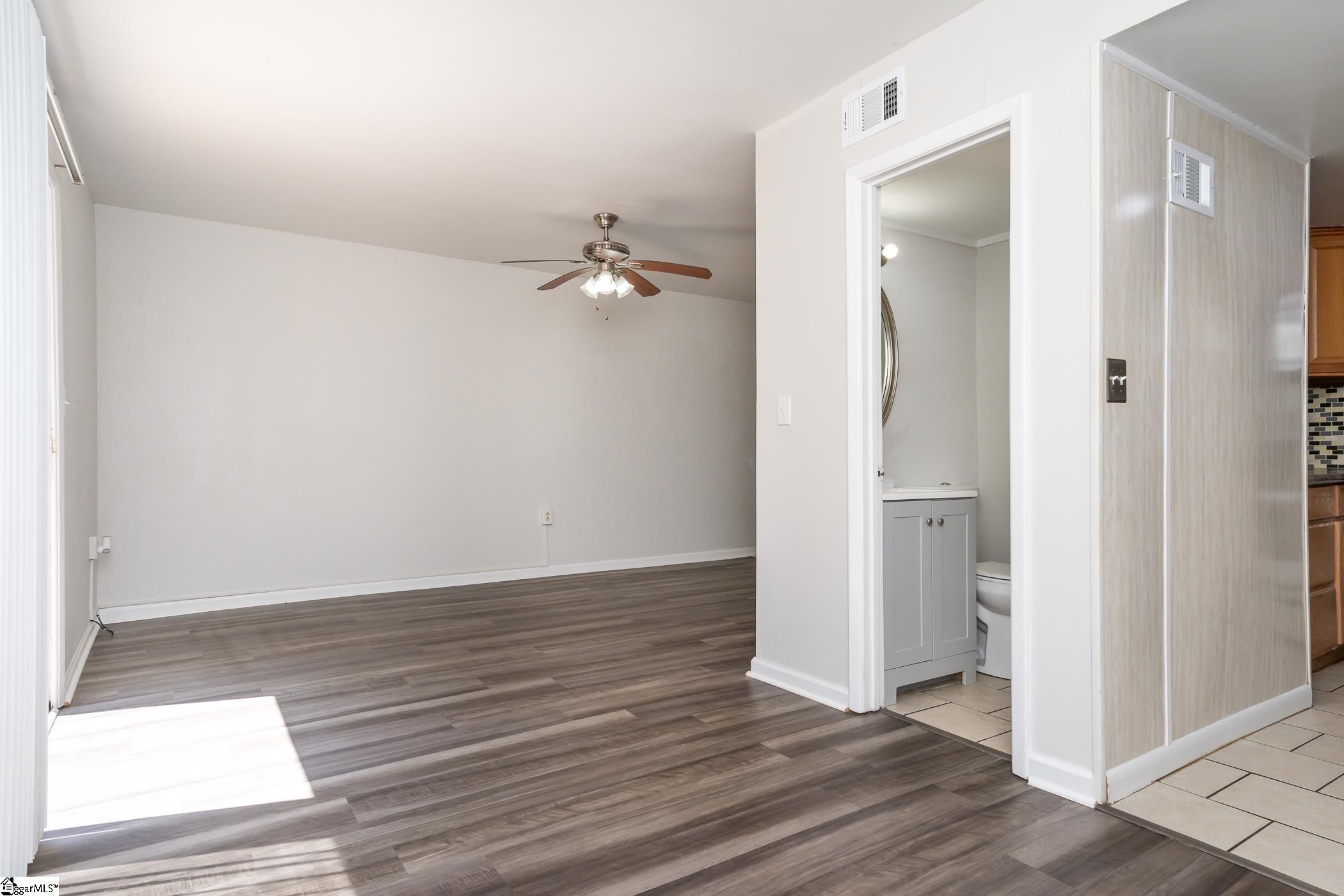 3706 E North, Greenville, South Carolina image 6