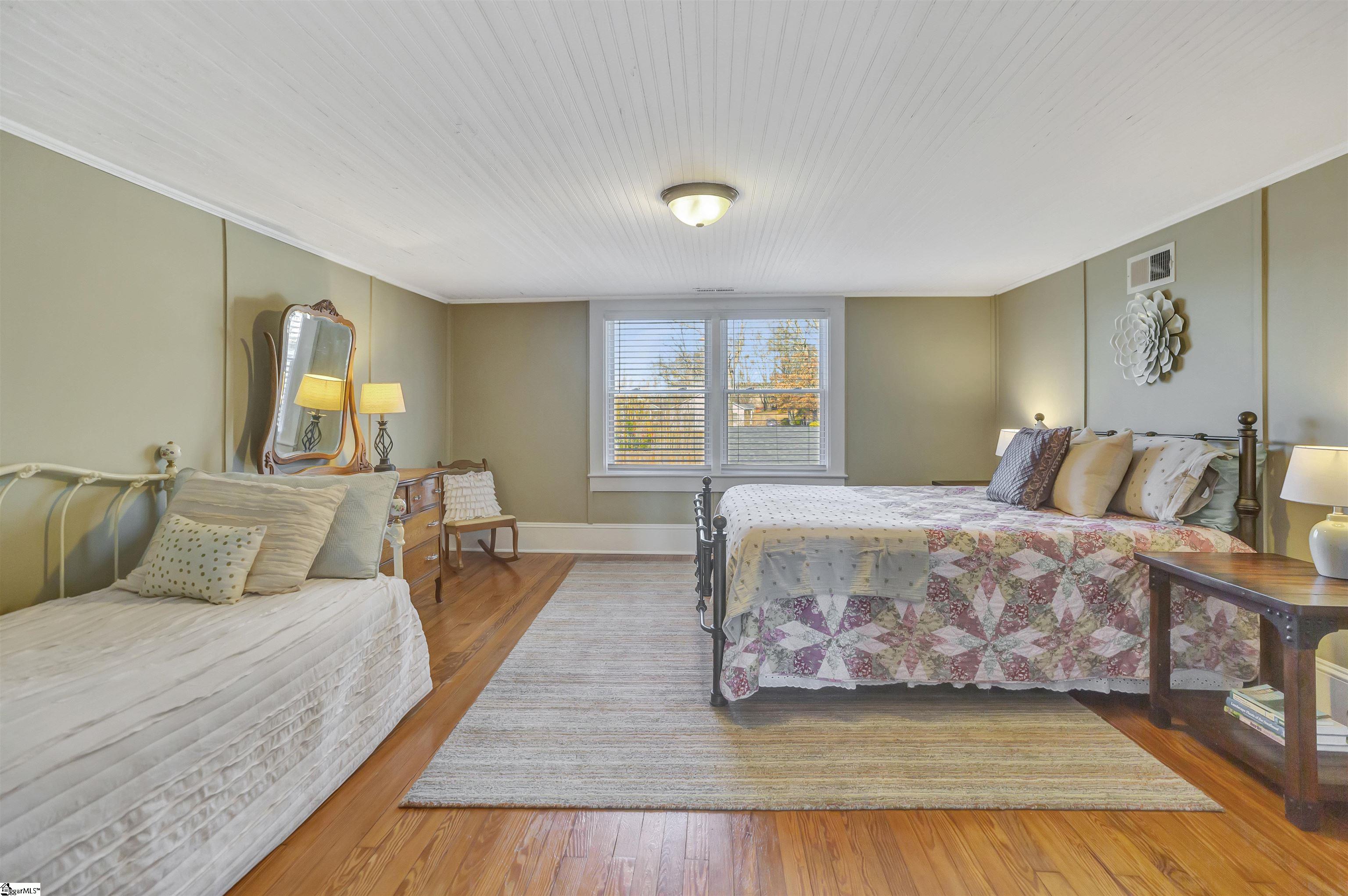 The main house provides 3 bedrooms on the main level with 2.5 bathrooms and a 2 additional bedrooms with a full bathroom upstairs.