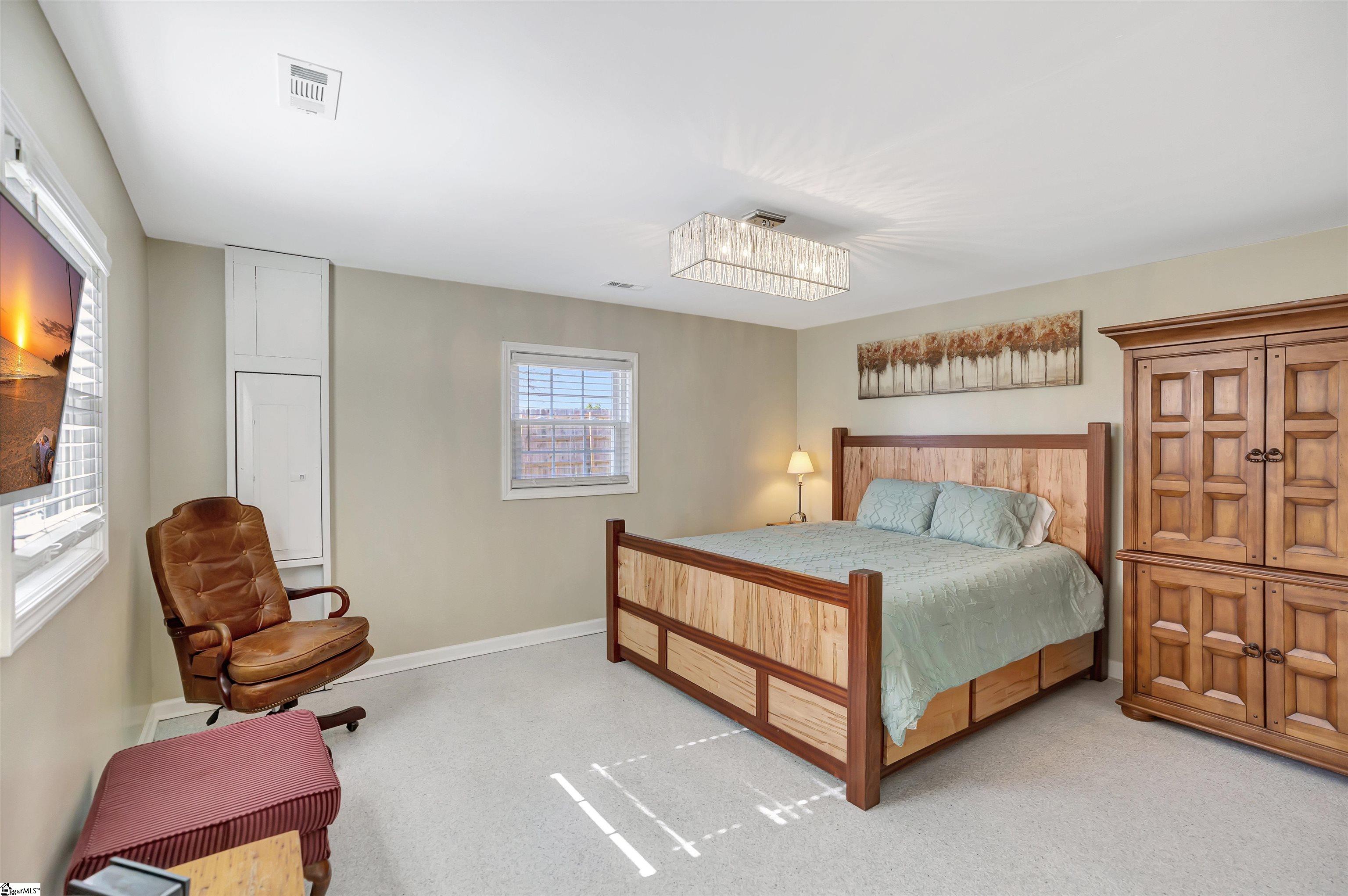 The guest house provides two bedrooms and one full bathroom.