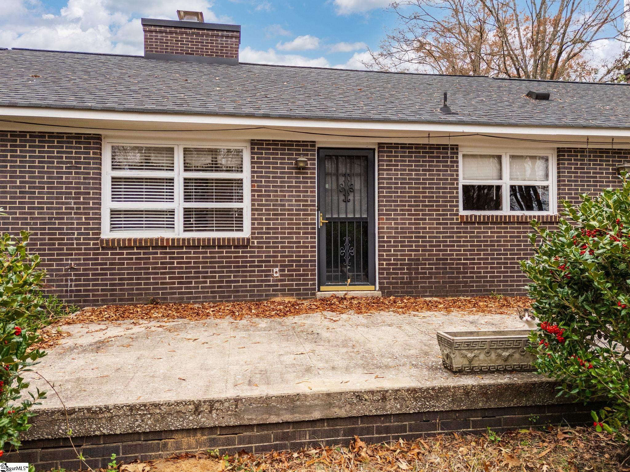 114 York, Clinton, South Carolina image 35