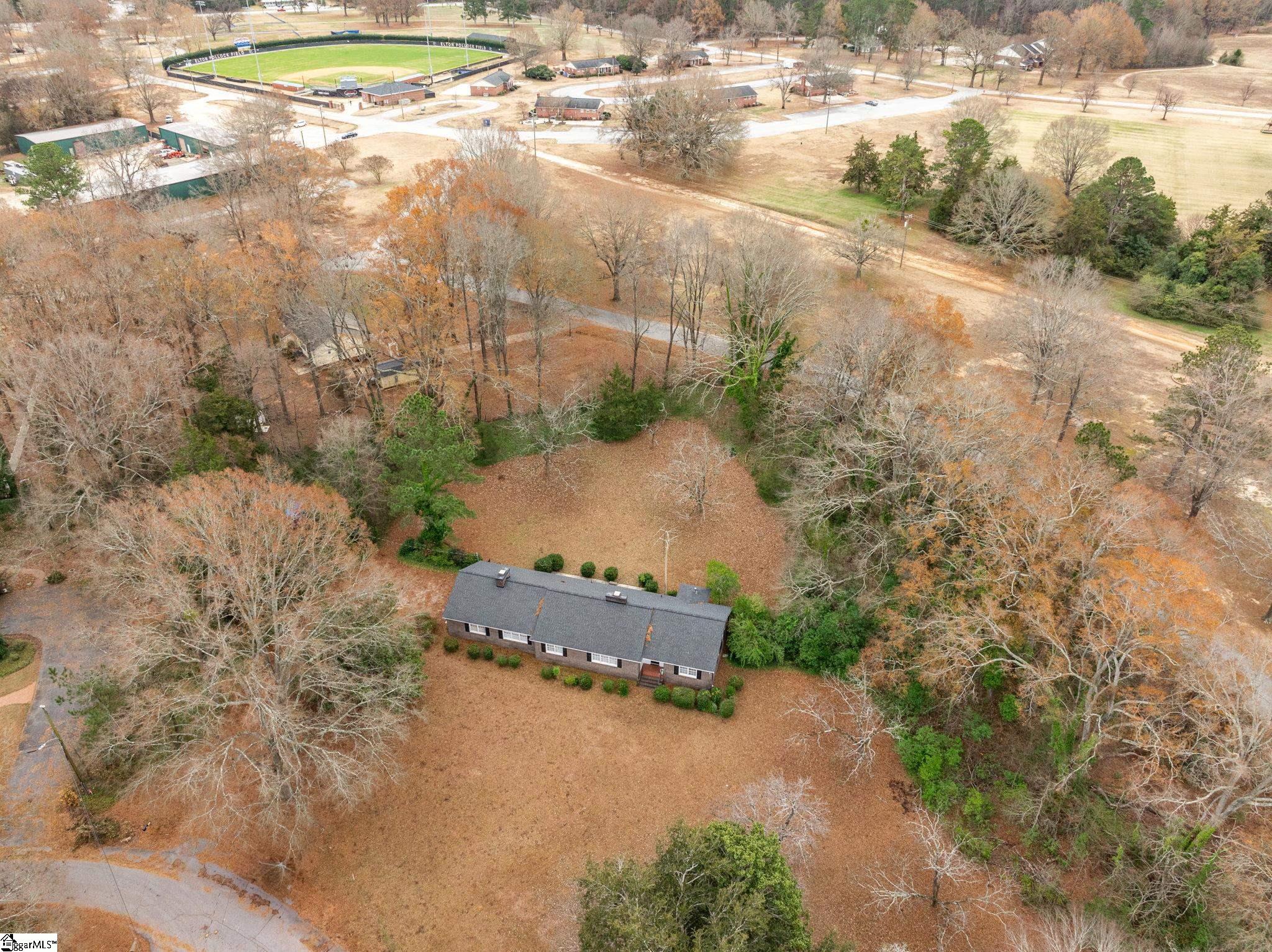 114 York, Clinton, South Carolina image 44