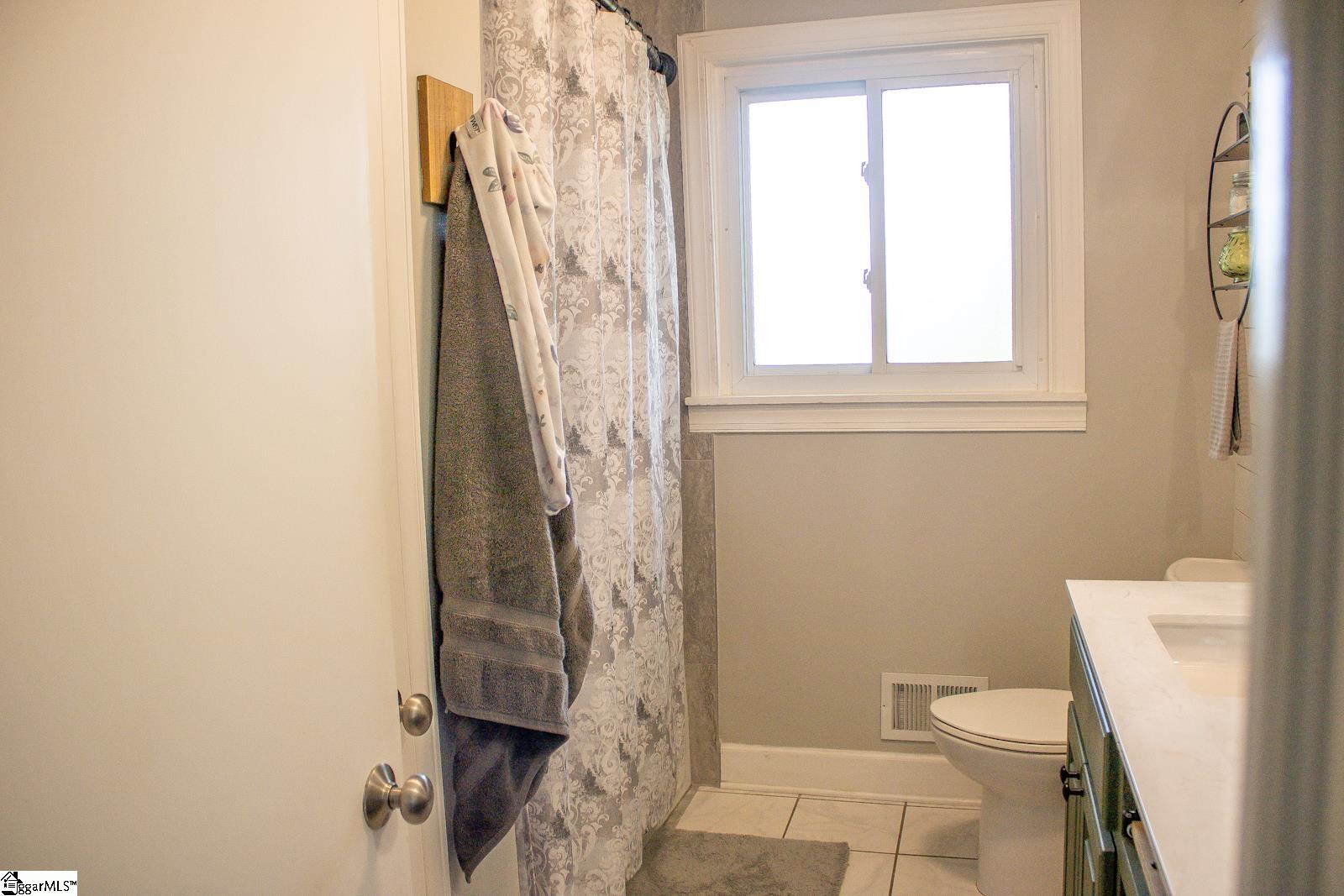201 Forest, Belton, South Carolina image 15