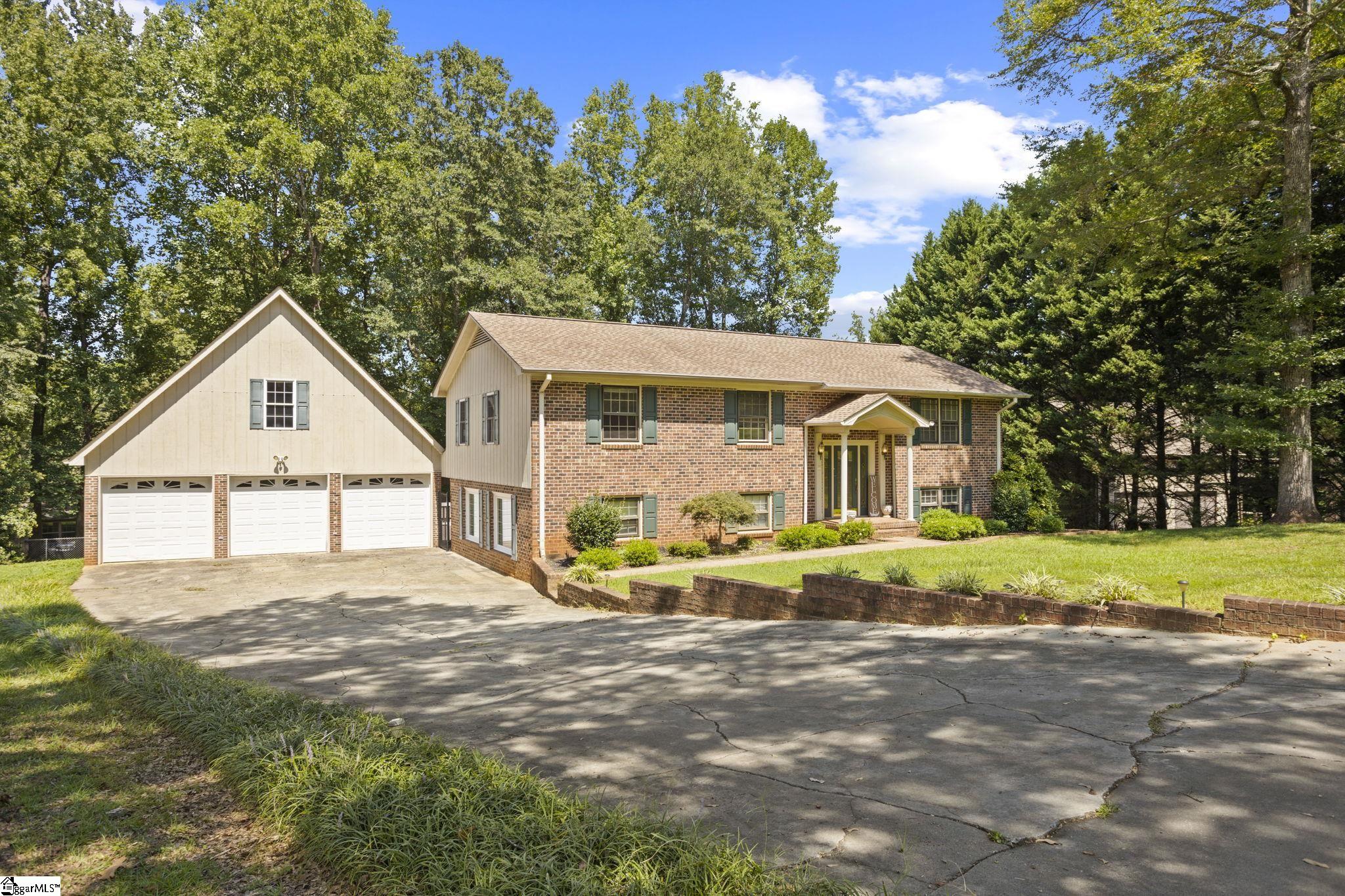 32 Country Club Drive, Greer SC 29651