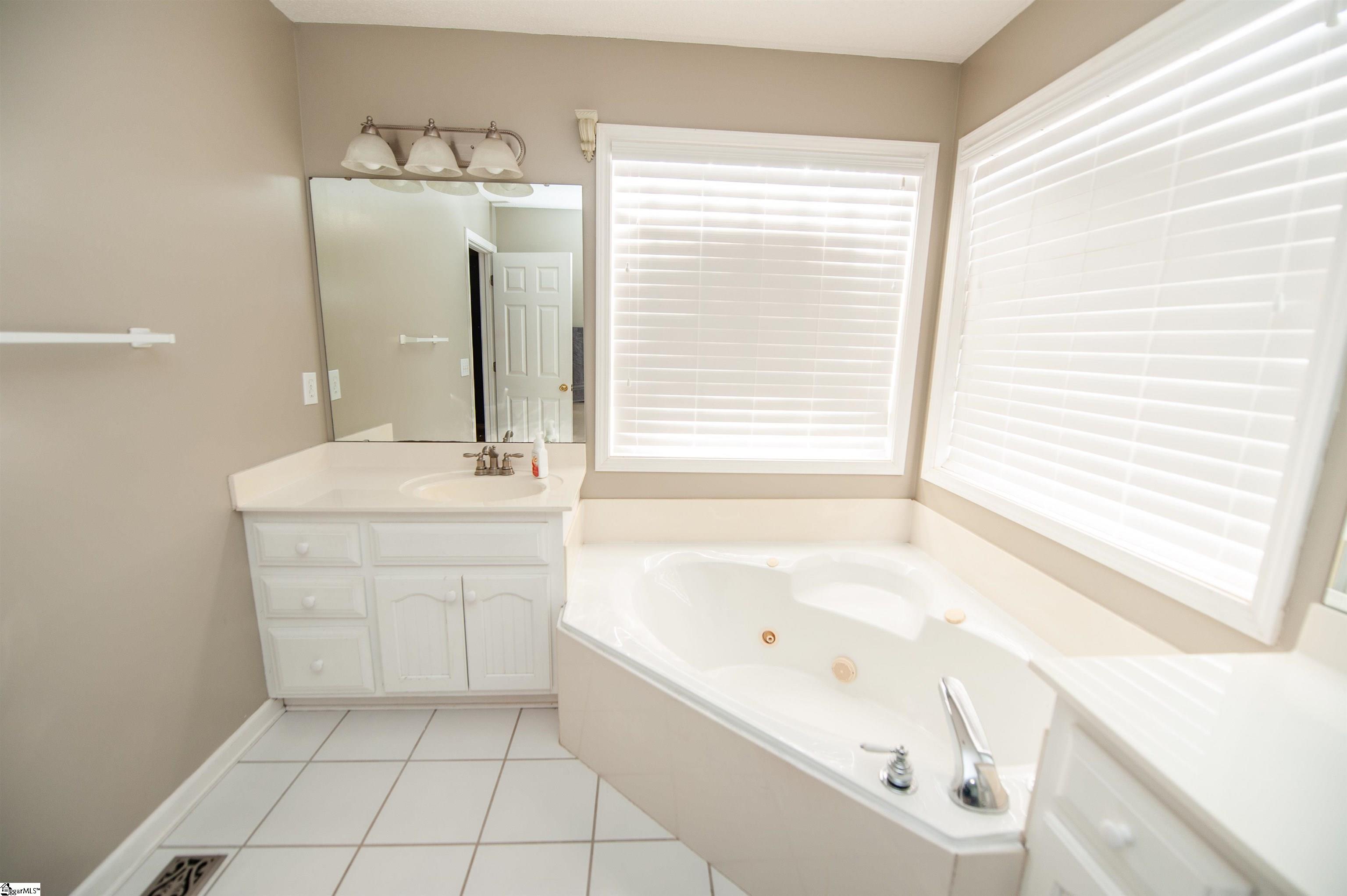 12 Gerru Court Taylors, SC 29687