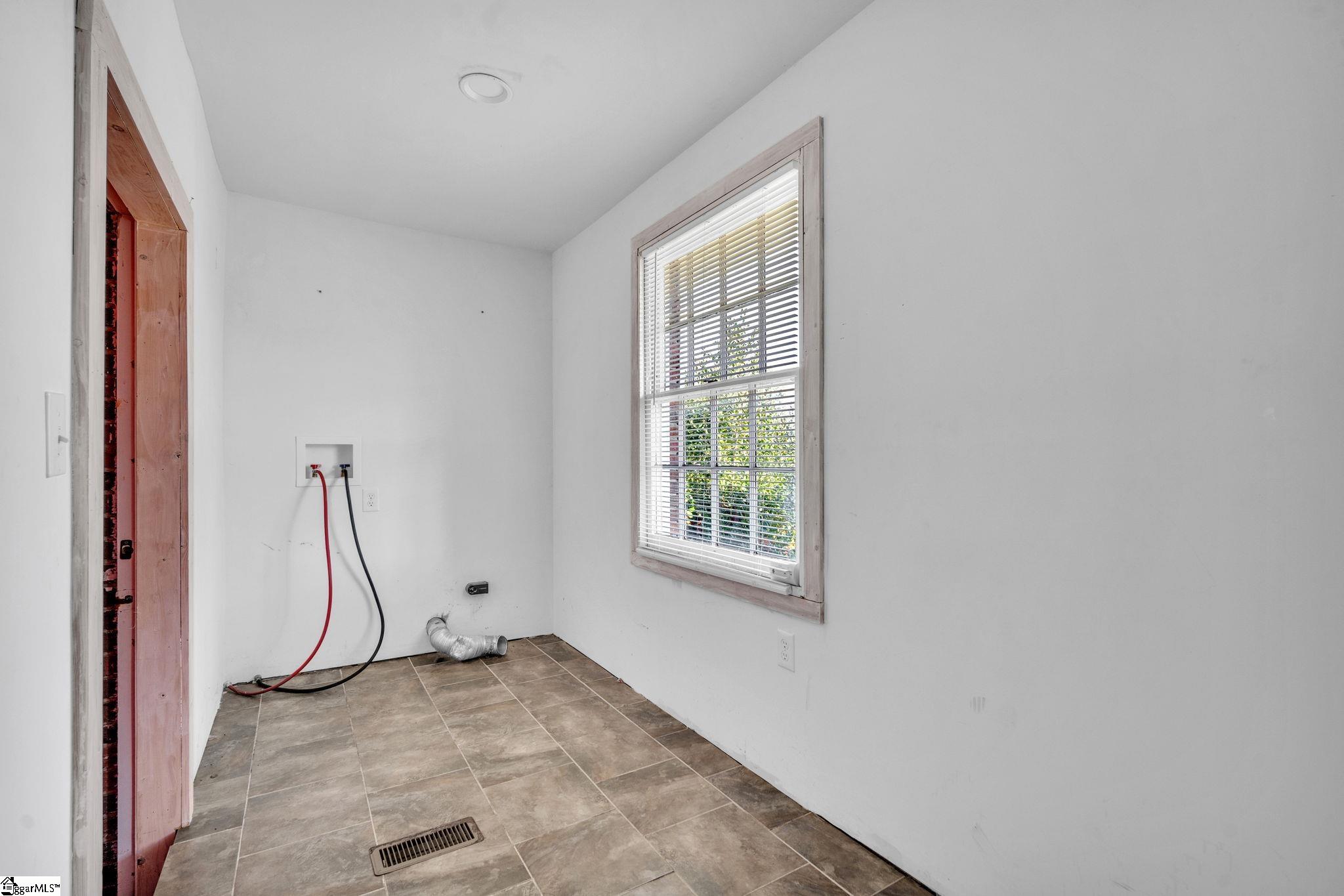 112 Pine, Laurens, South Carolina image 7