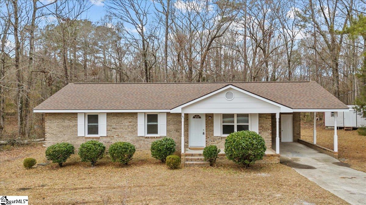 16 Gordon Street Due West, SC 29639