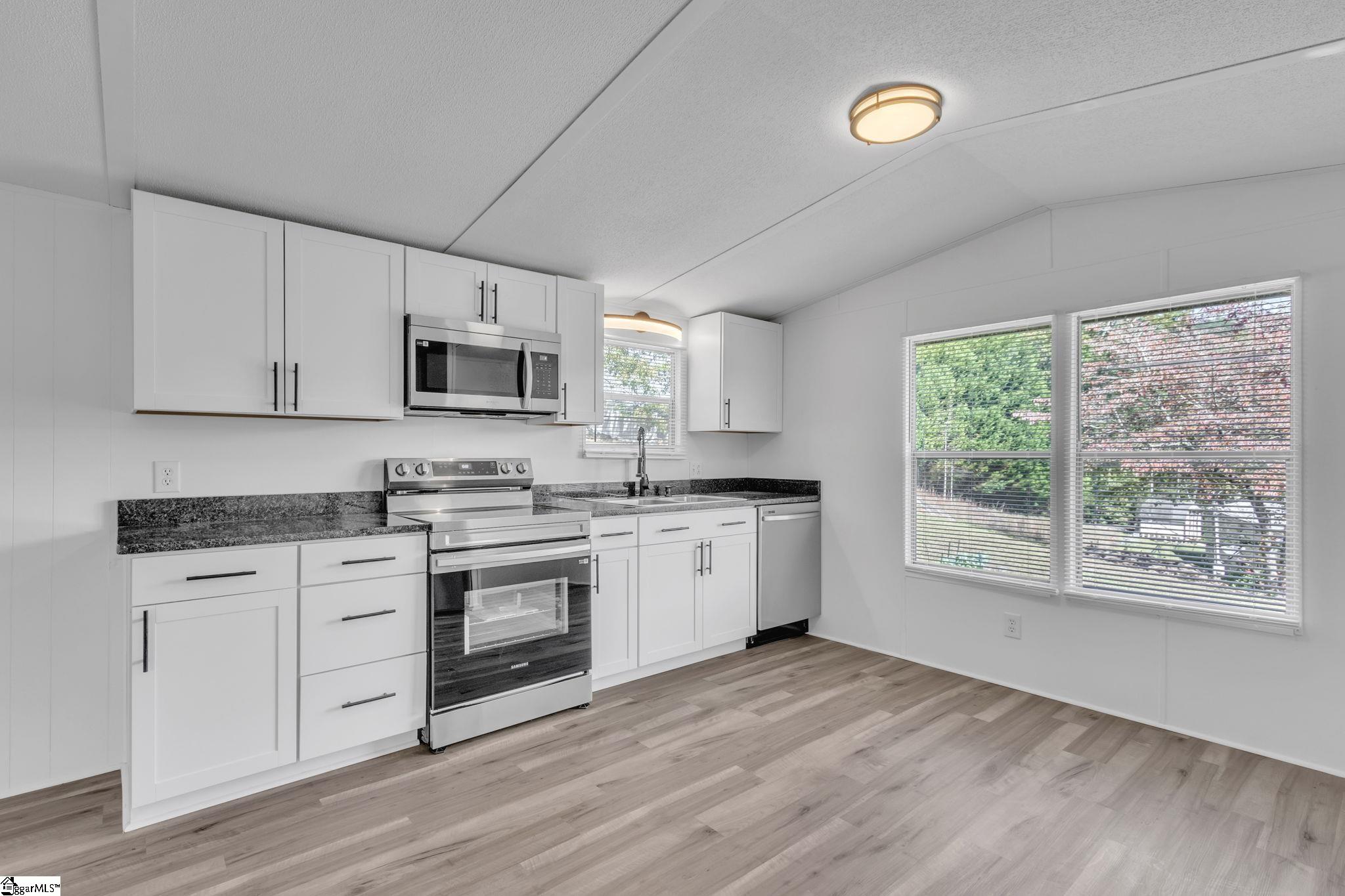 355 Ravenwood, Pickens, South Carolina image 3