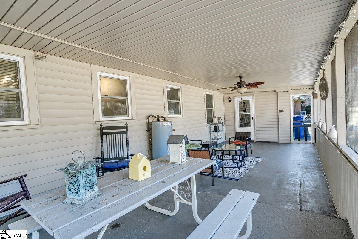 207 E Marion Road