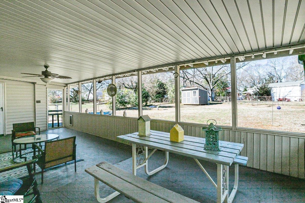 207 E Marion Road