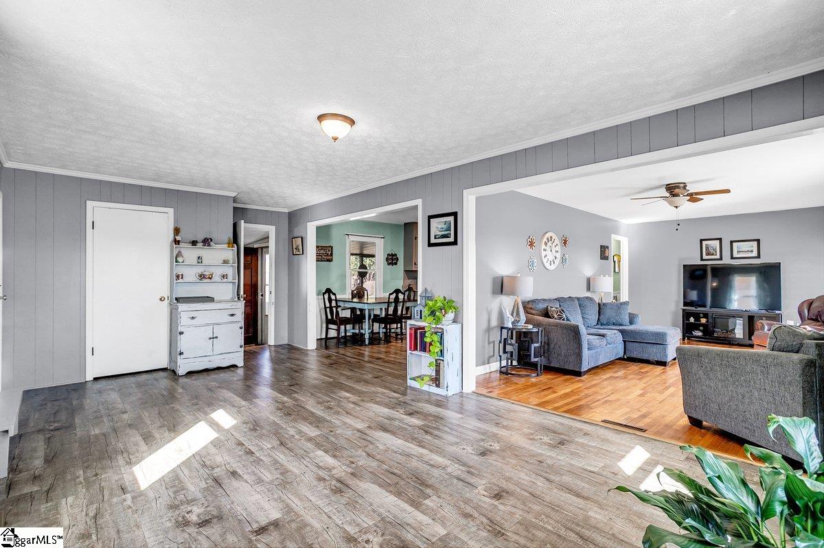 207 E Marion Road