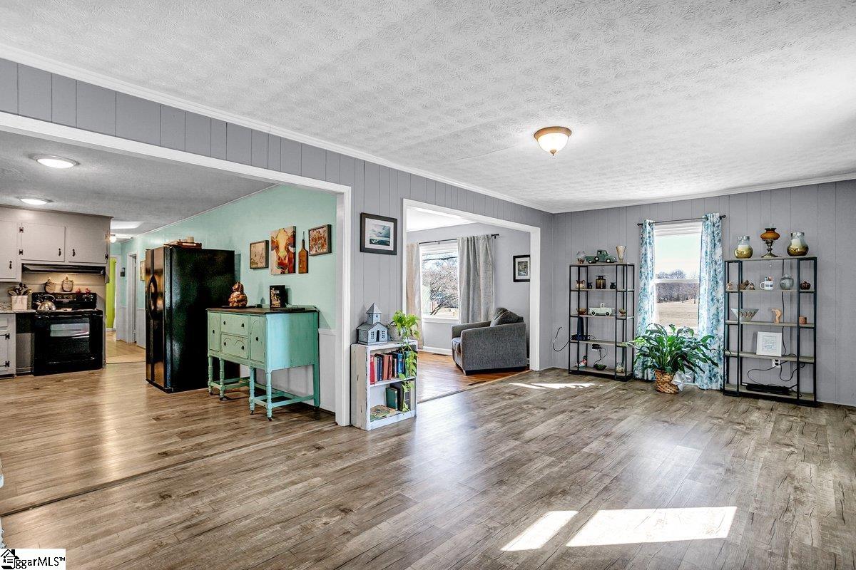 207 E Marion Road