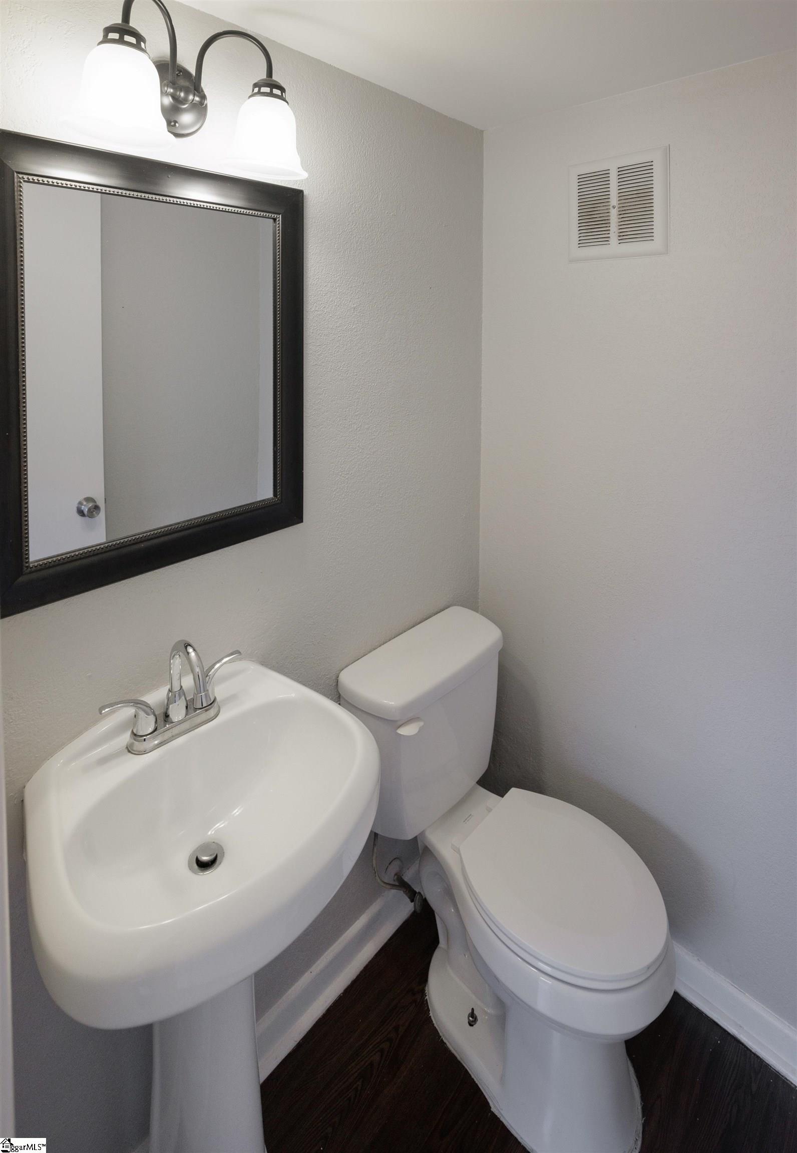 3706 E North, Greenville, South Carolina image 12