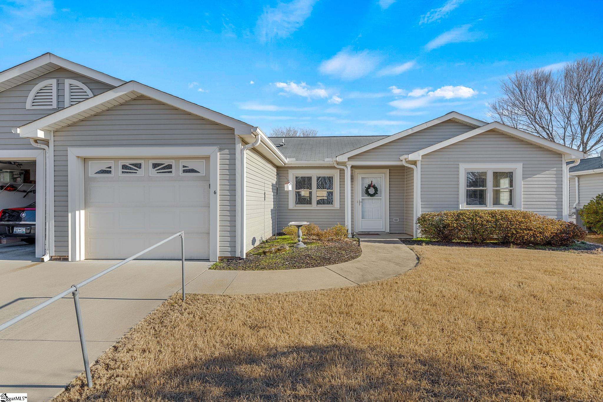 6 Hillview Drive, Greenville SC 29615