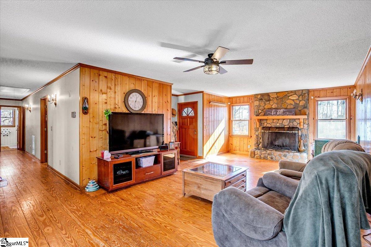 1733 Tigerville, Travelers Rest, South Carolina image 7