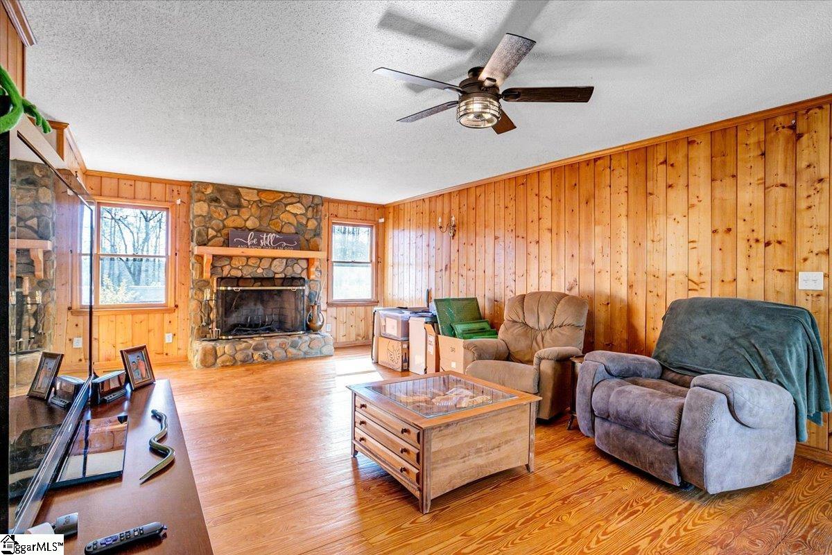 1733 Tigerville, Travelers Rest, South Carolina image 8