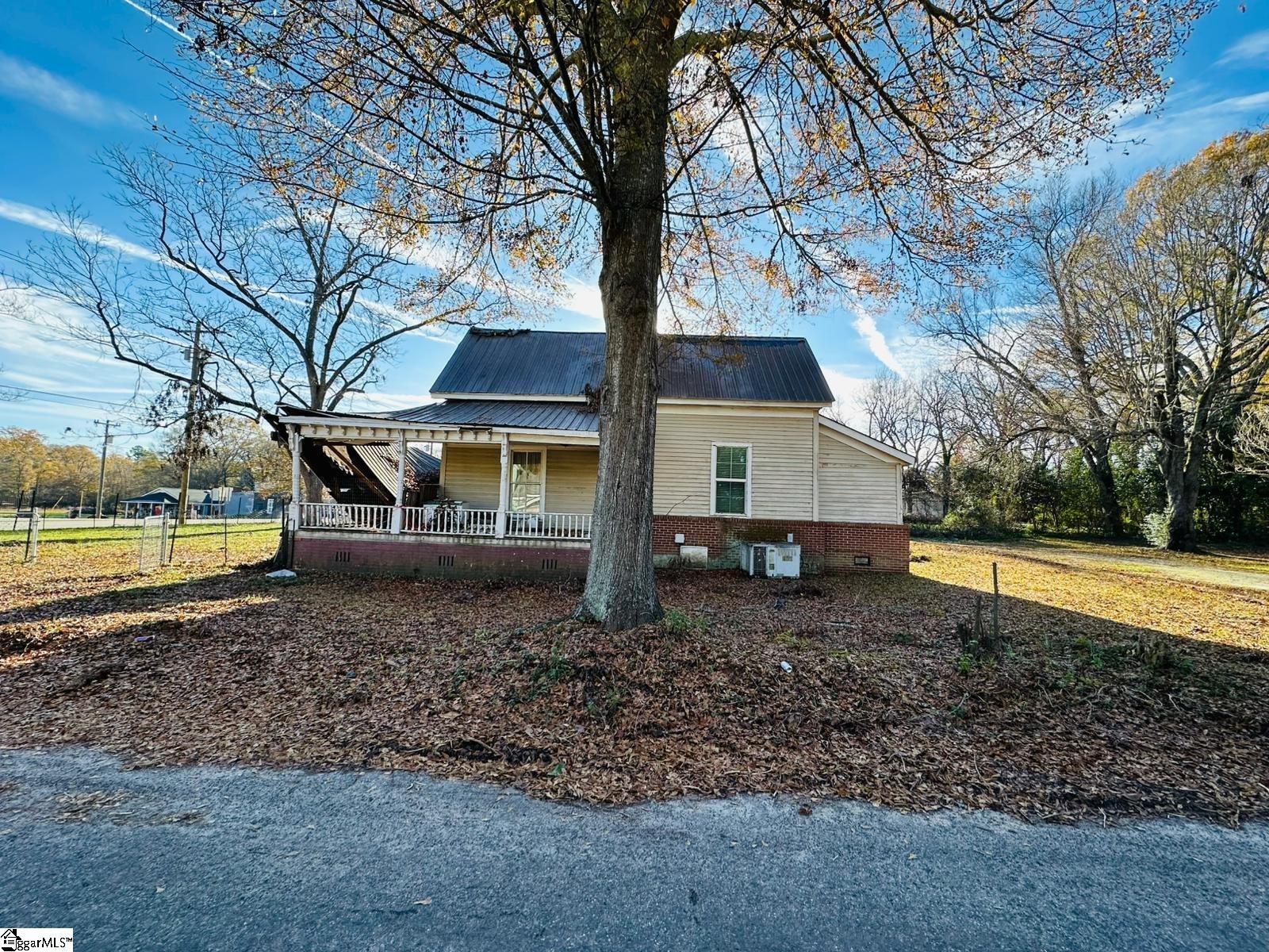 139 N Main Street, Donalds SC 29638
