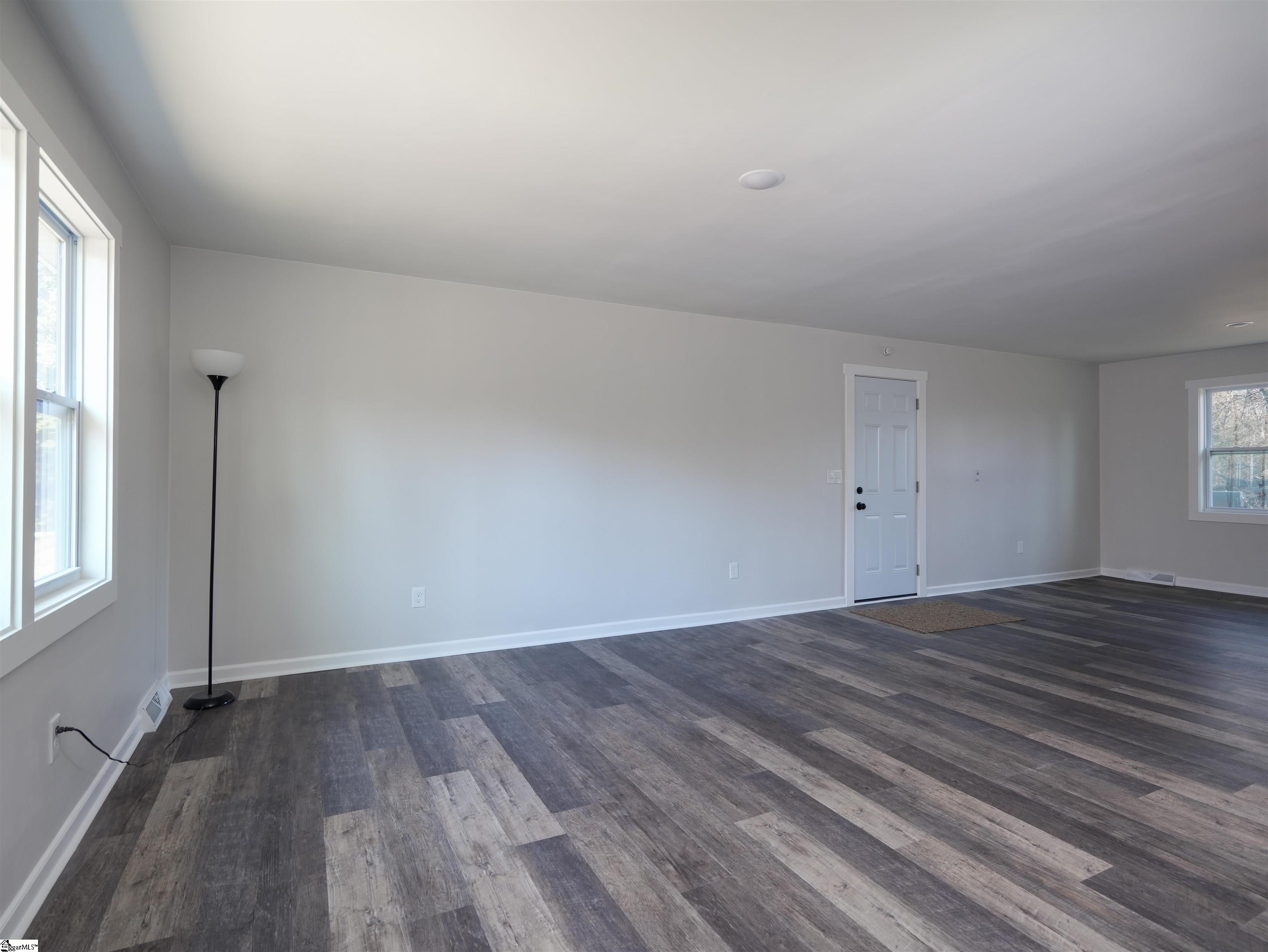 207 Barry, Greer, South Carolina image 3