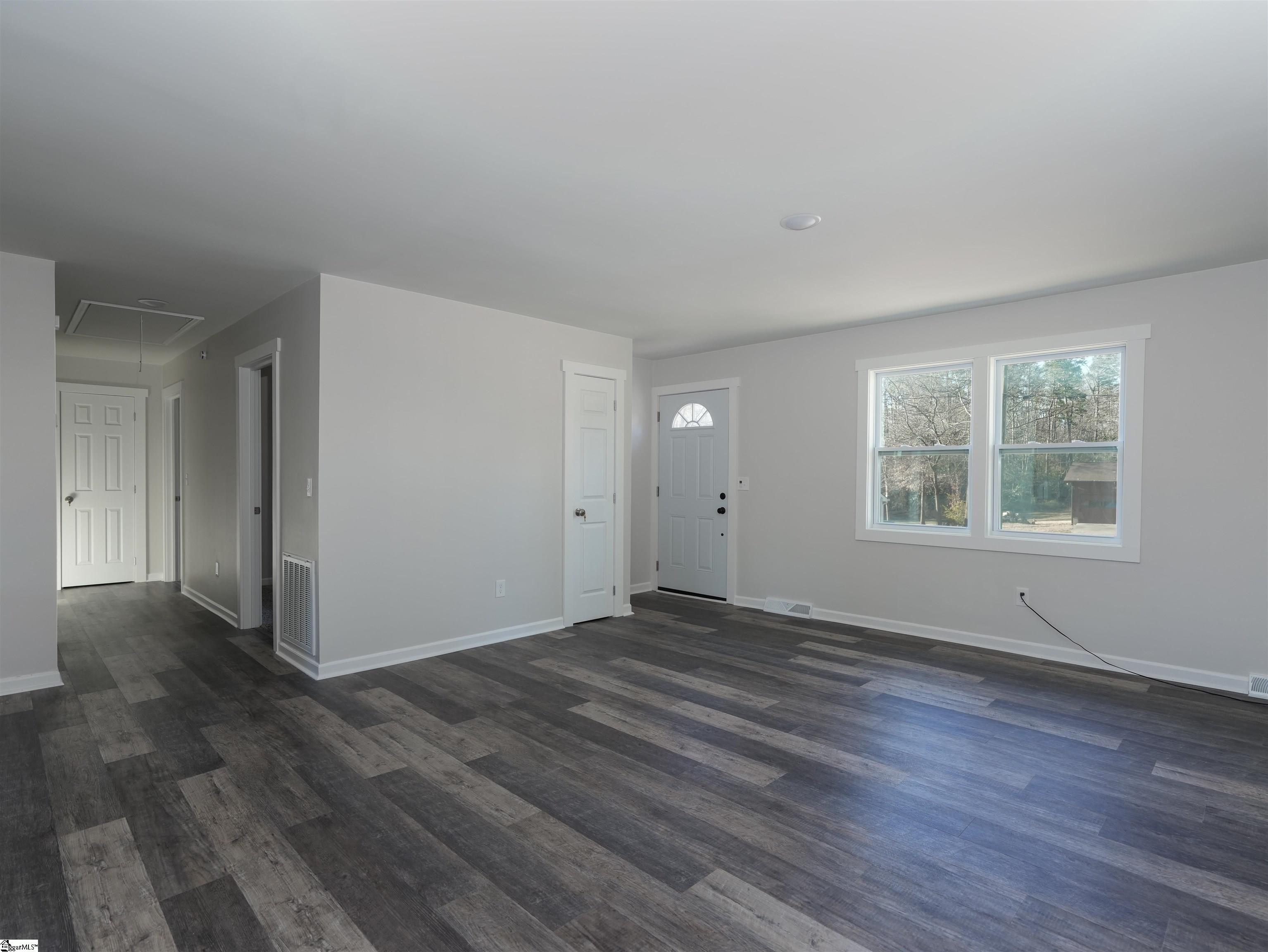 207 Barry, Greer, South Carolina image 5