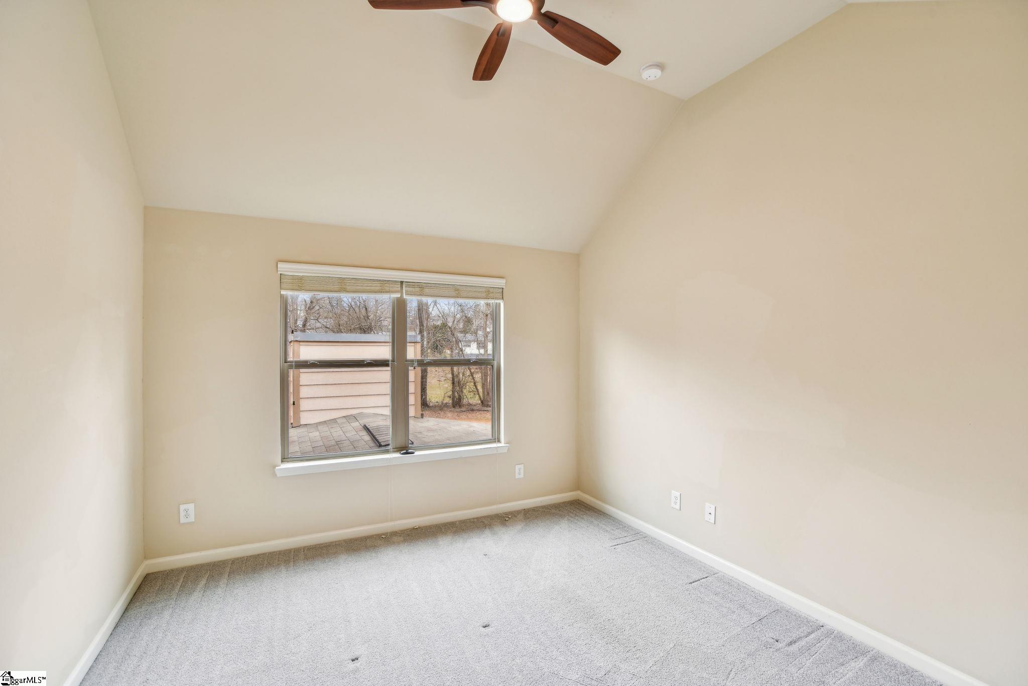 Vaulted ceilings!