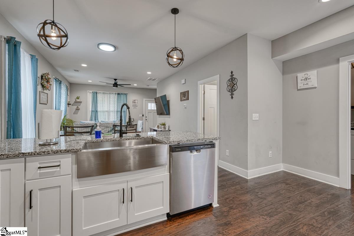 19 E Castle, Greenville, South Carolina image 6