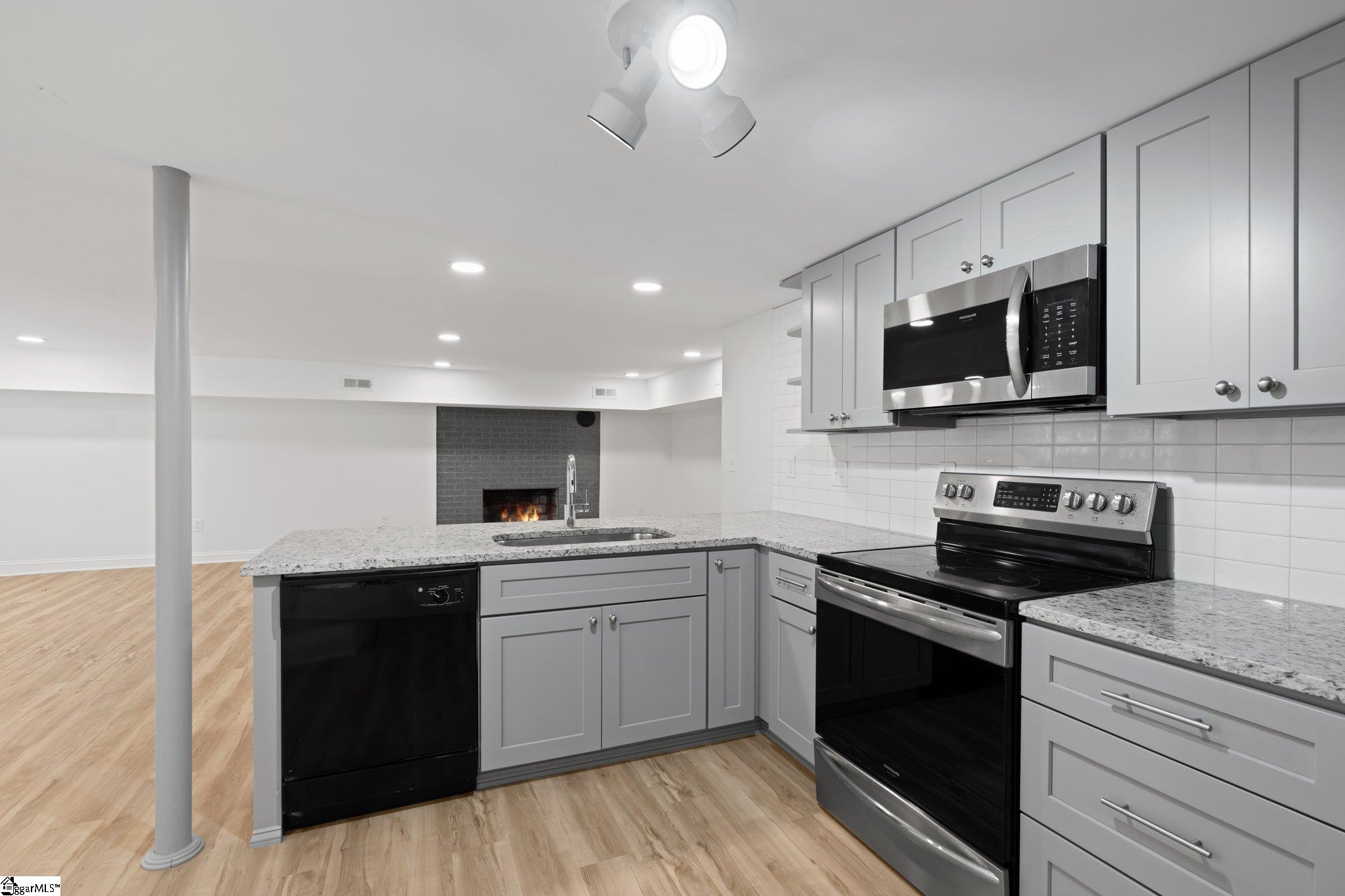 206 Azalea, Greenville, South Carolina image 20