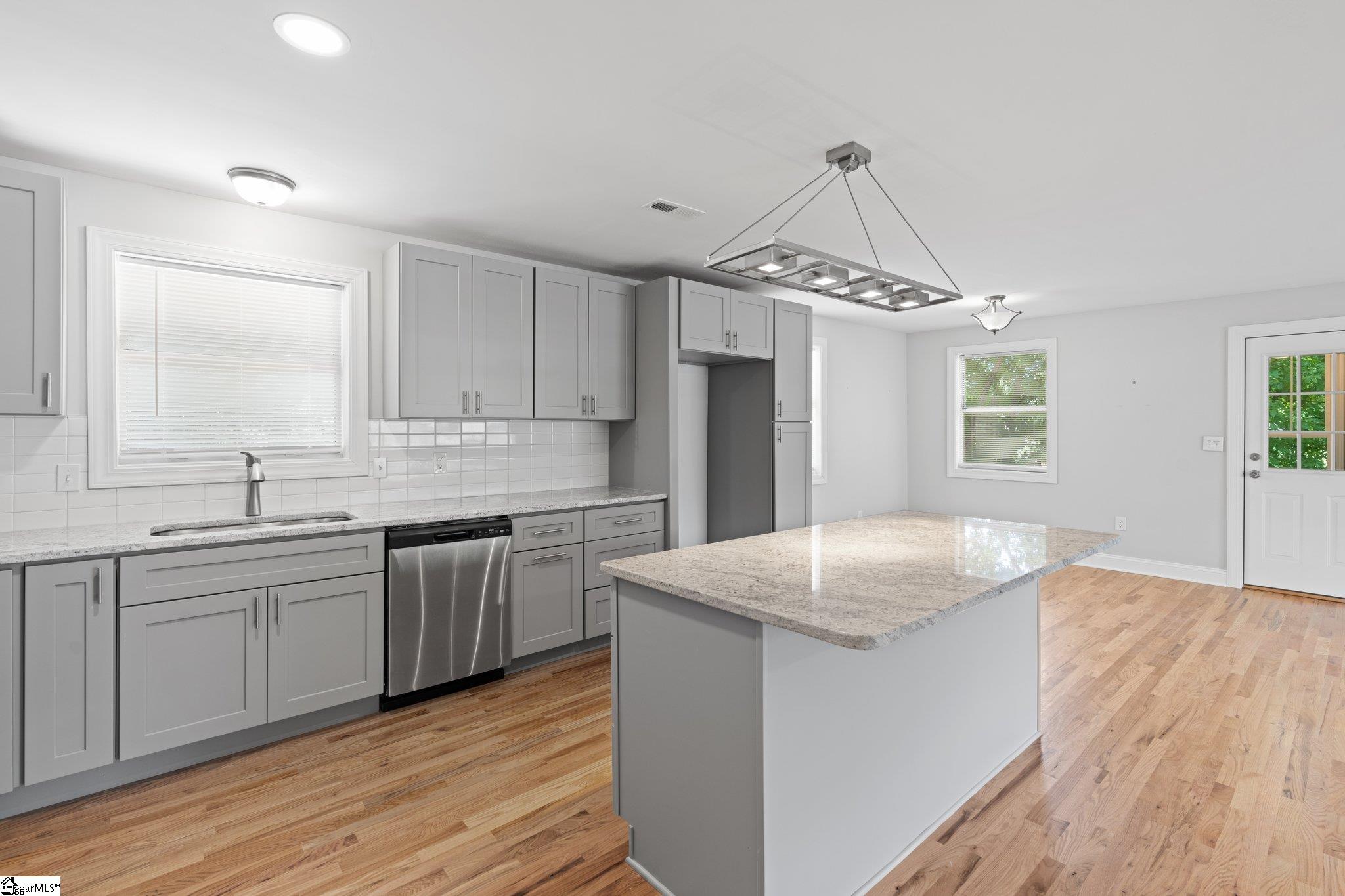 206 Azalea, Greenville, South Carolina image 5
