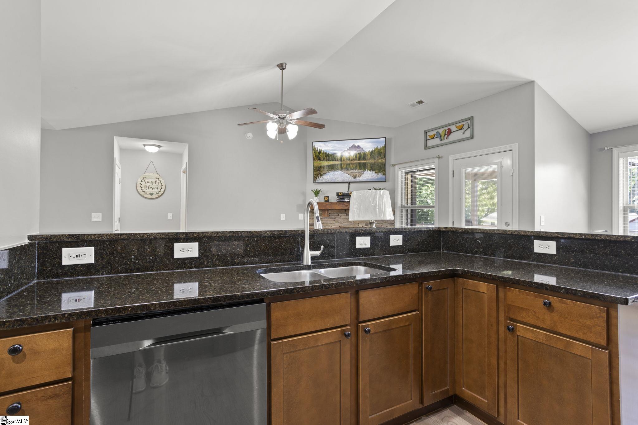 118 Wofford Road Taylors, SC 29687