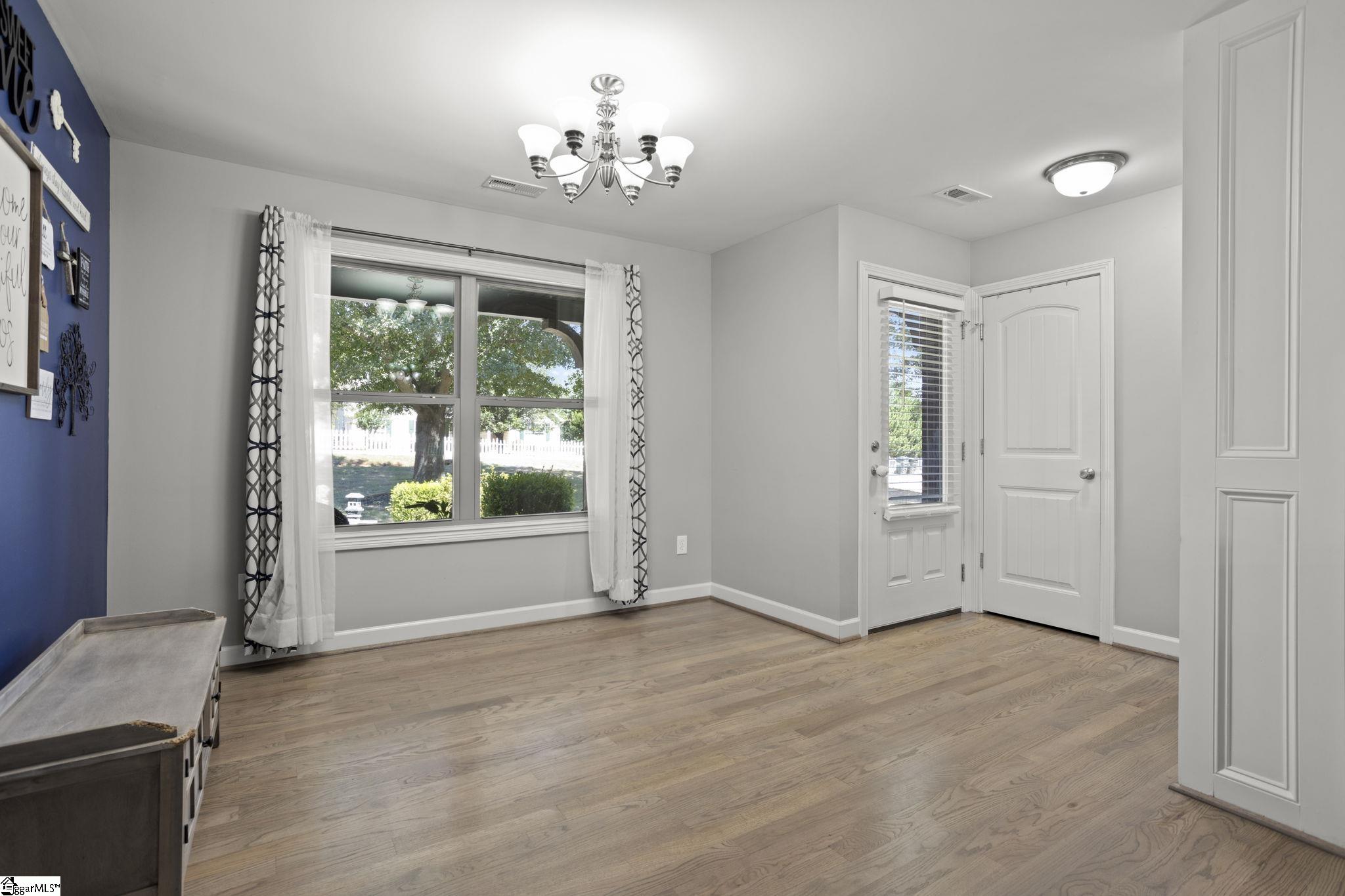 118 Wofford Road Taylors, SC 29687