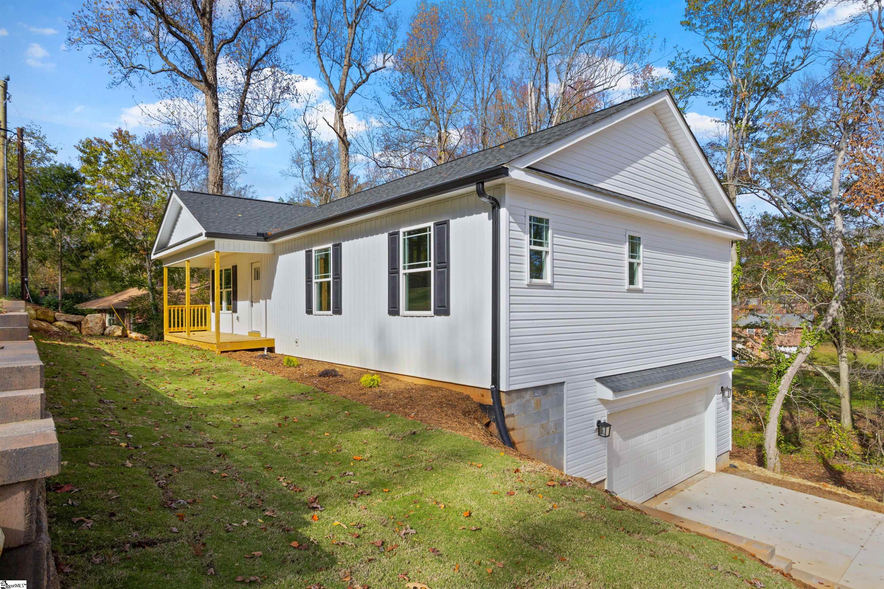 2 Hillbrook Road Taylors, SC 29687