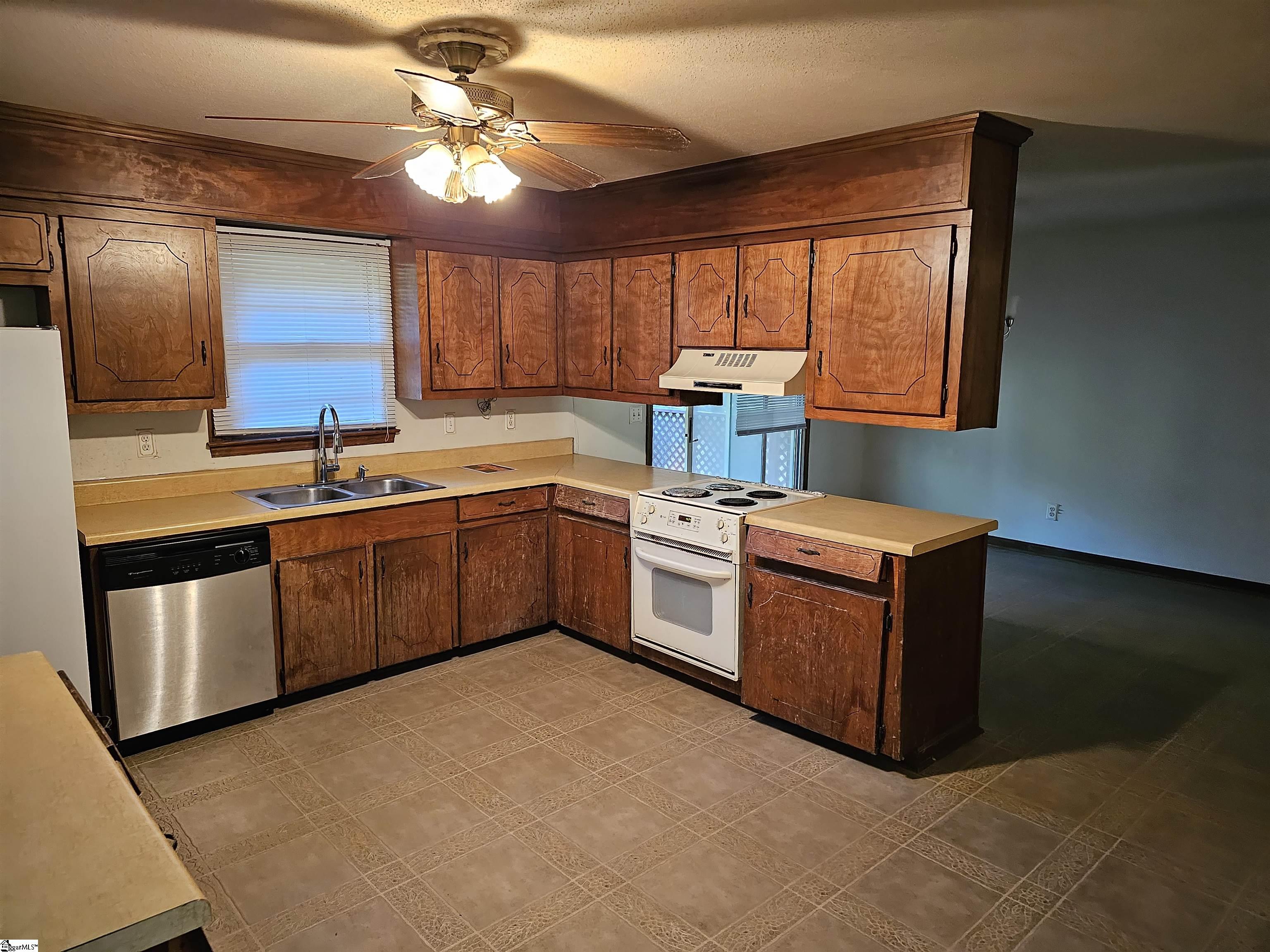 204 Friendship, Walhalla, South Carolina image 3