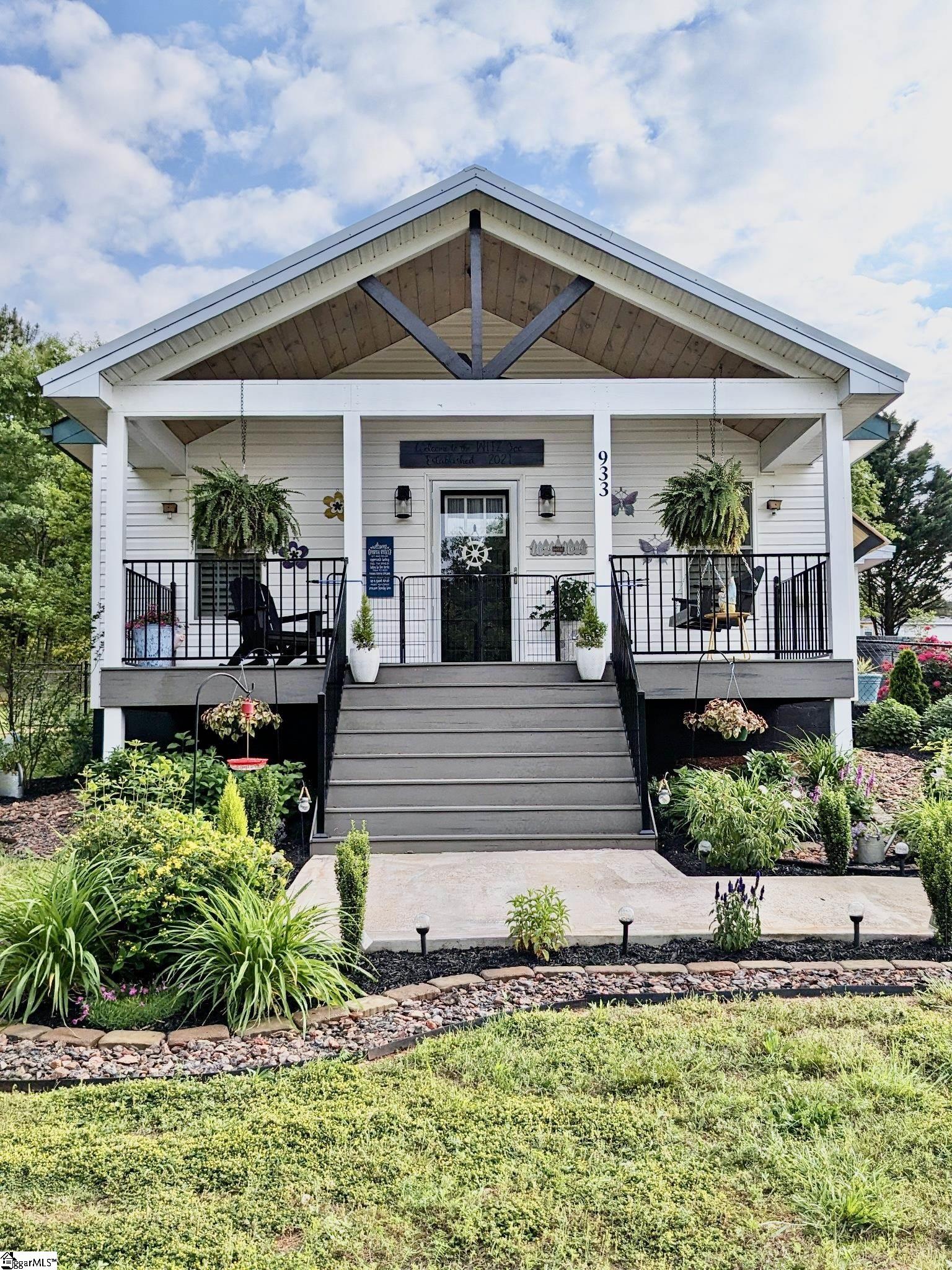 933 Dogwood Lane, Townville SC 29689