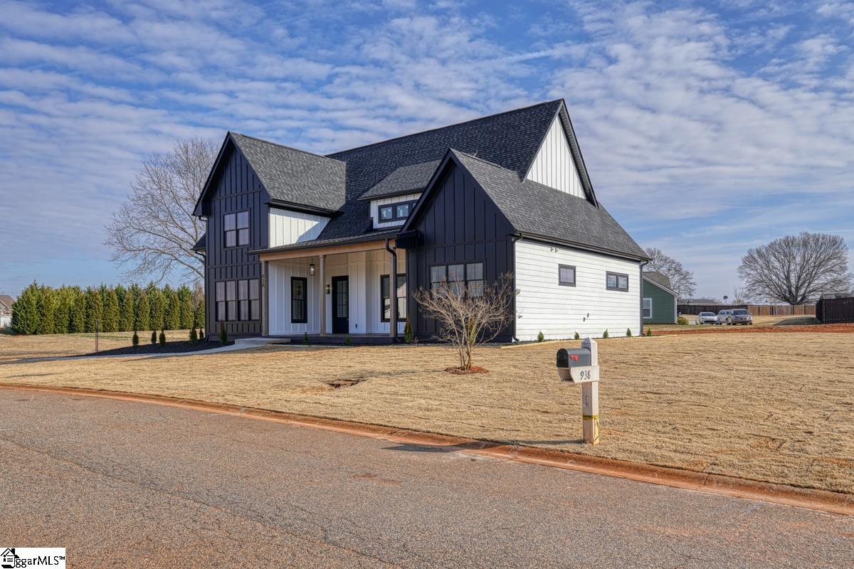 938 Benchmark Drive Wellford, SC 29385