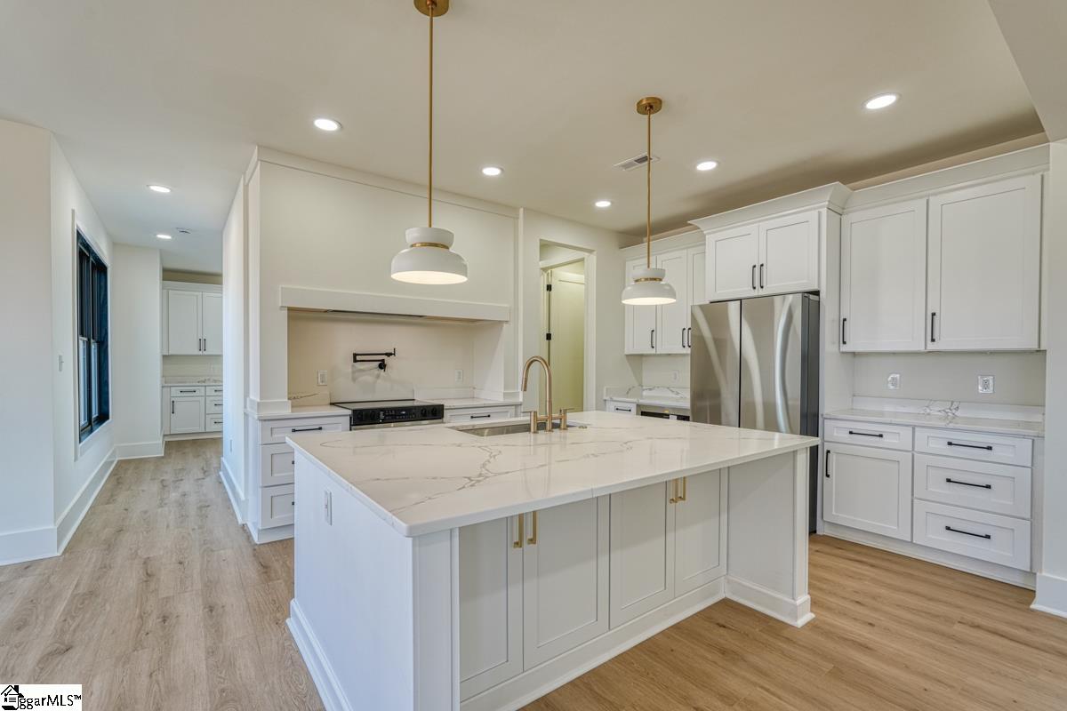 938 Benchmark Drive Wellford, SC 29385