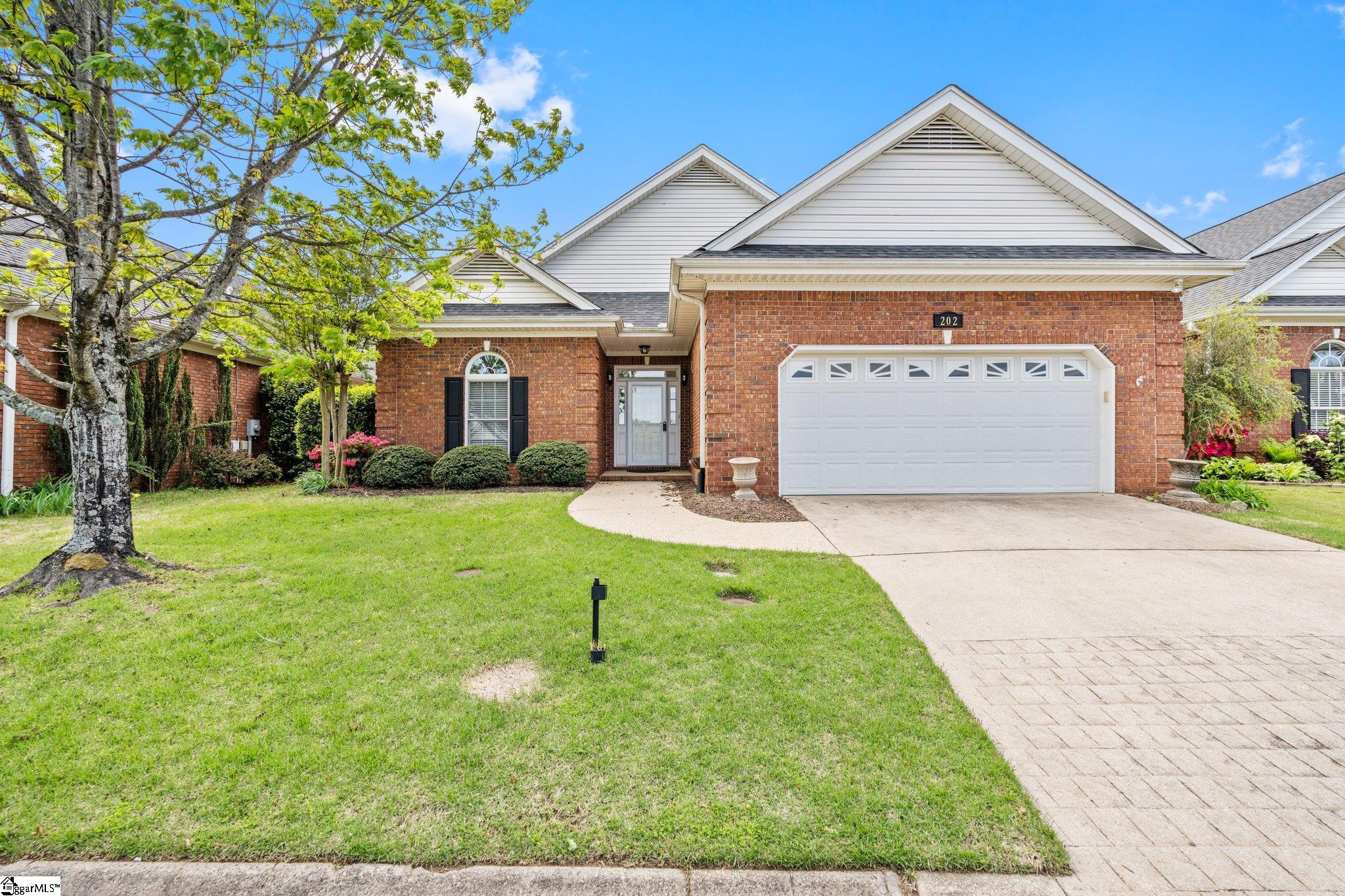 202 Greenview Circle, Greenville SC 29609