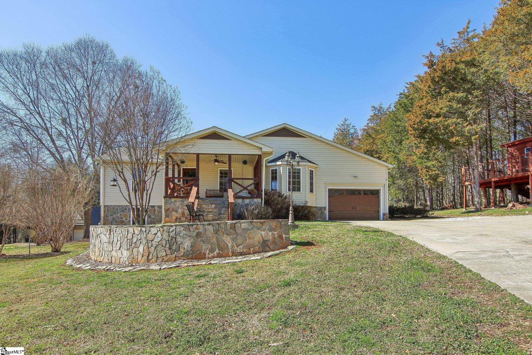 547 Crest, Easley, South Carolina image 2