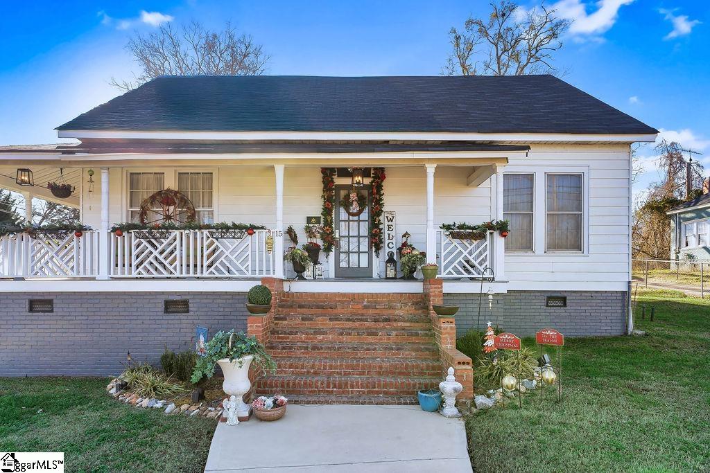 15 S Greenwood Avenue Ware Shoals, SC 29629