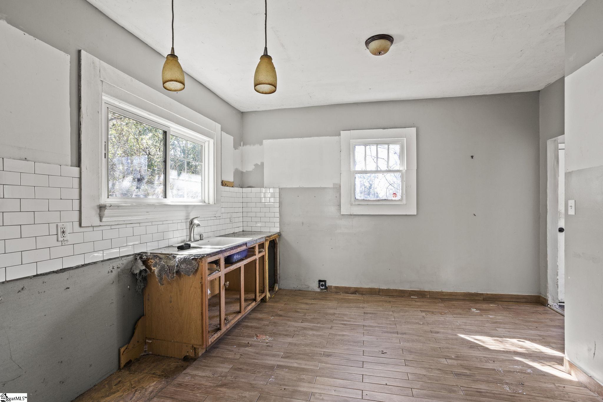 143 Edwards, Spartanburg, South Carolina image 6
