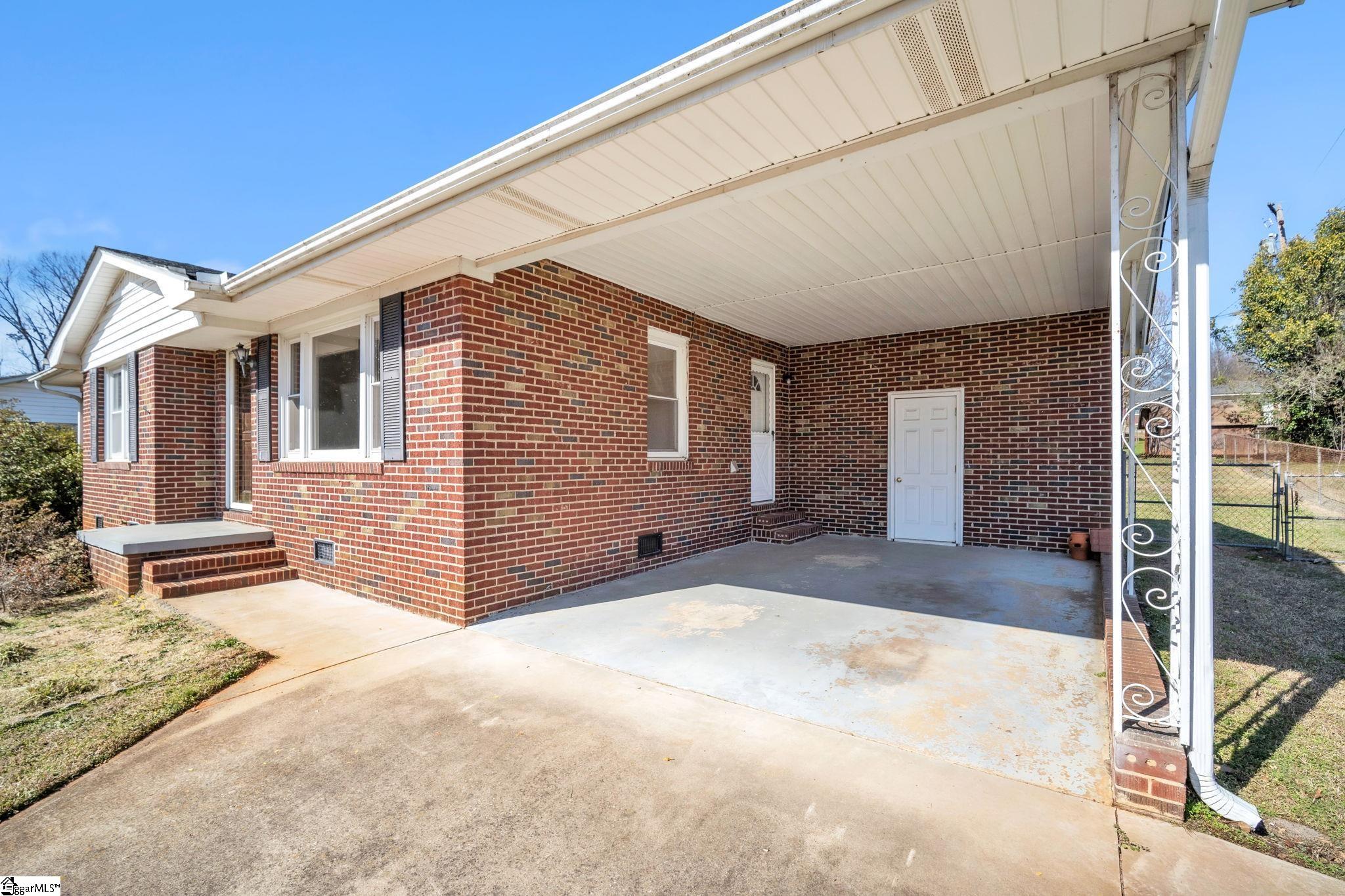 4 Yeoman, Greenville, South Carolina image 2