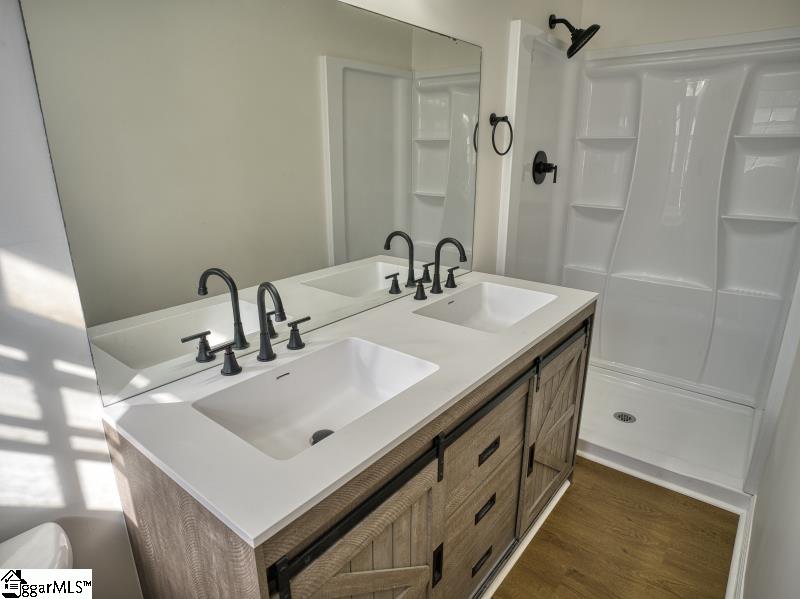 15 Mistletoe Drive Greenville, SC 29617