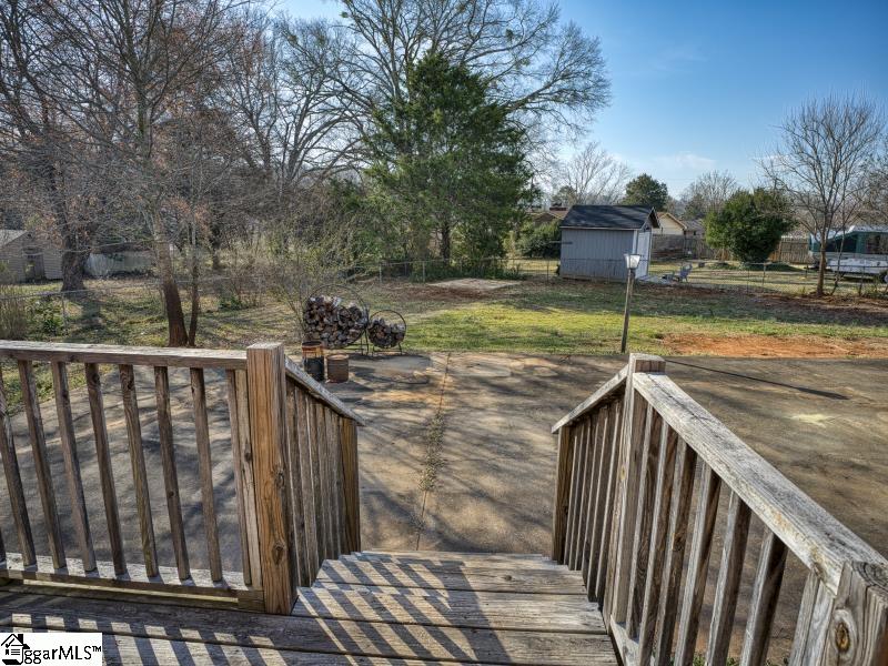 15 Mistletoe Drive Greenville, SC 29617