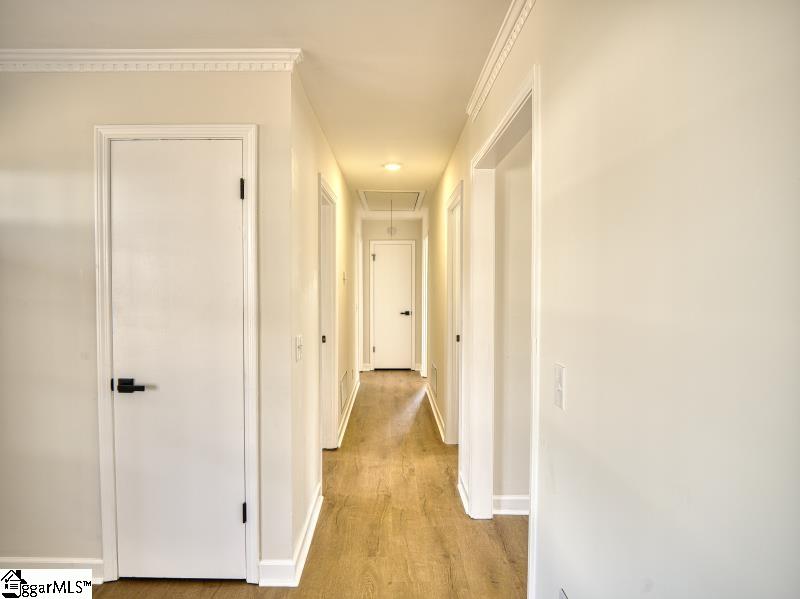 15 Mistletoe Drive Greenville, SC 29617