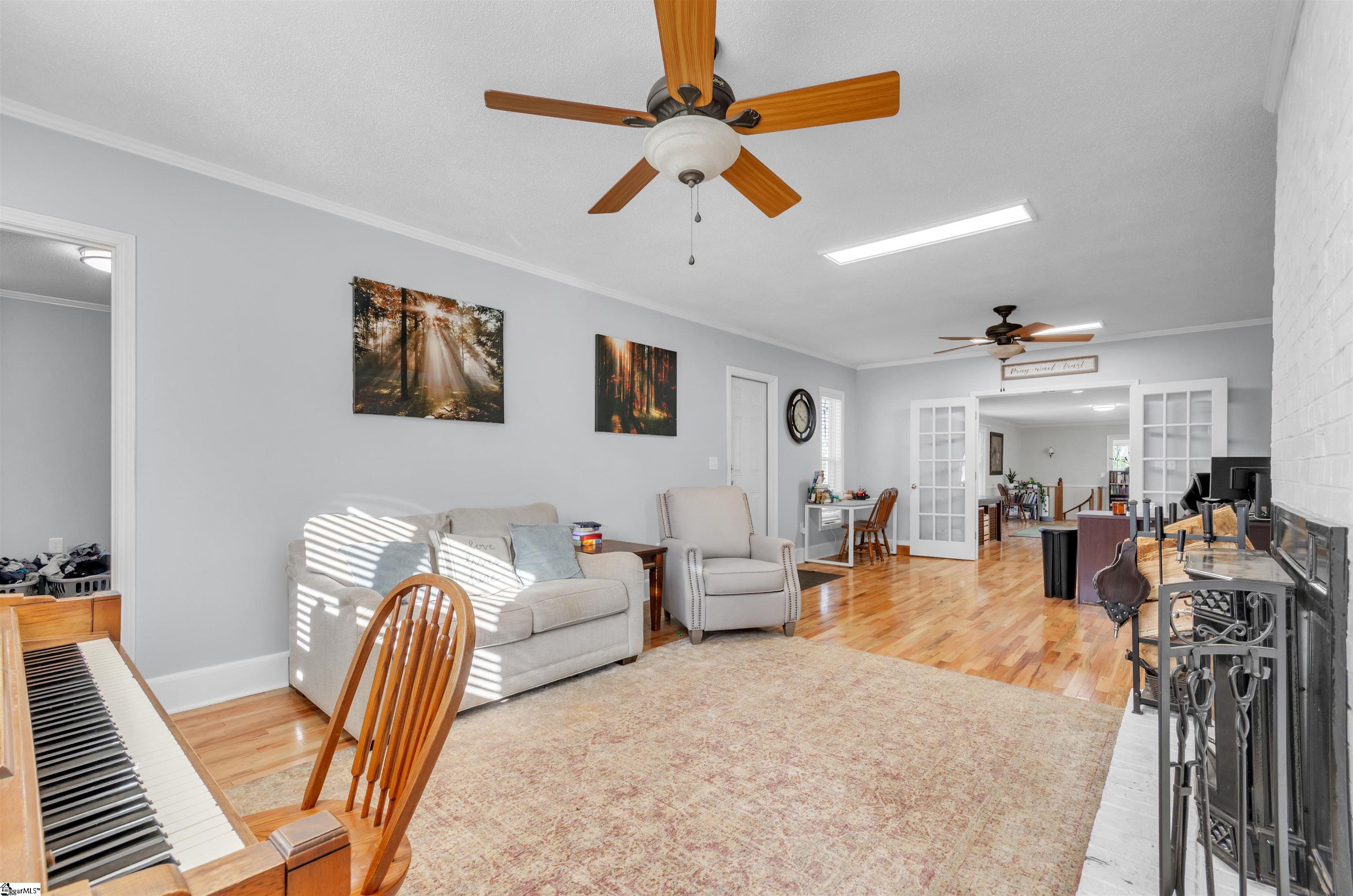 233 White, Simpsonville, South Carolina image 3