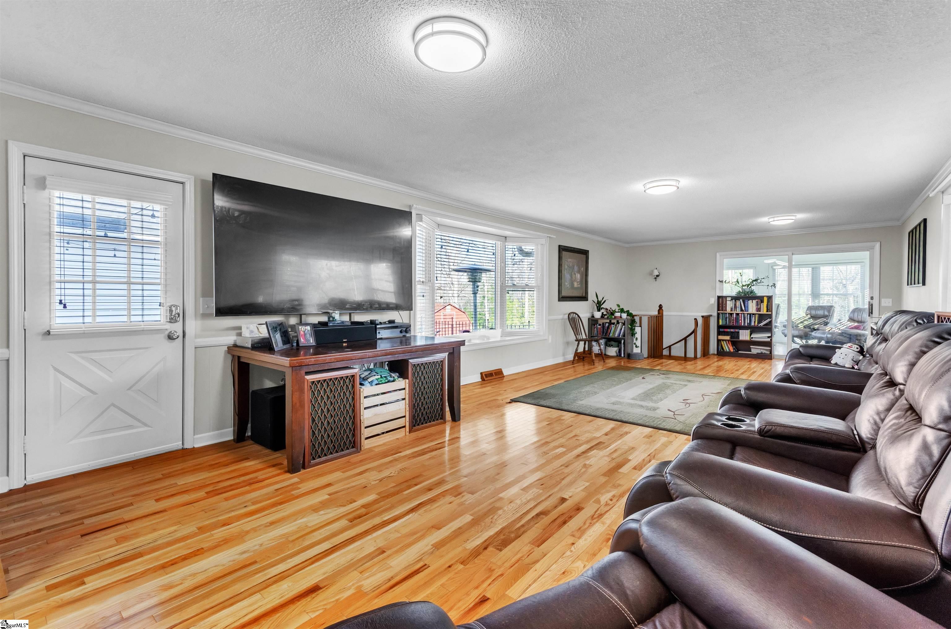 233 White, Simpsonville, South Carolina image 6