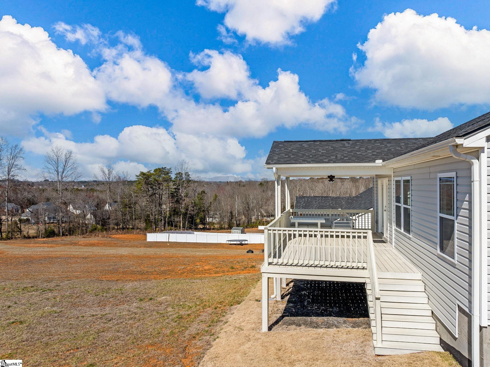 111 James Shands Lane Wellford, SC 29385