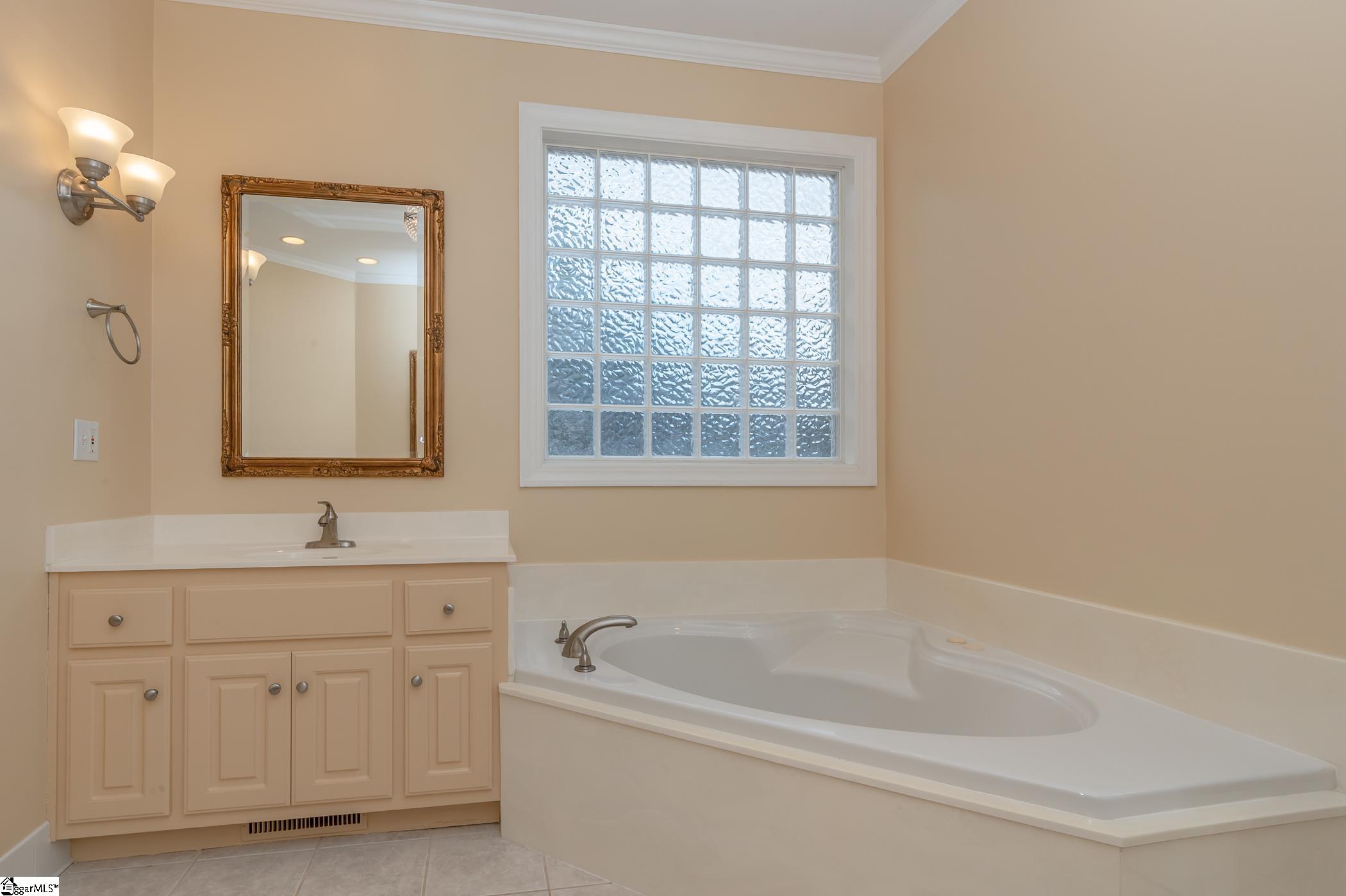 207 Country Club, Laurens, South Carolina image 47