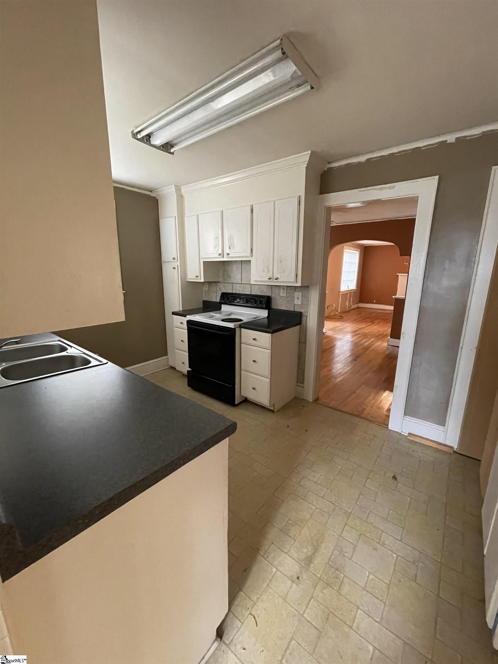201 Colonial, Greenville, South Carolina image 12