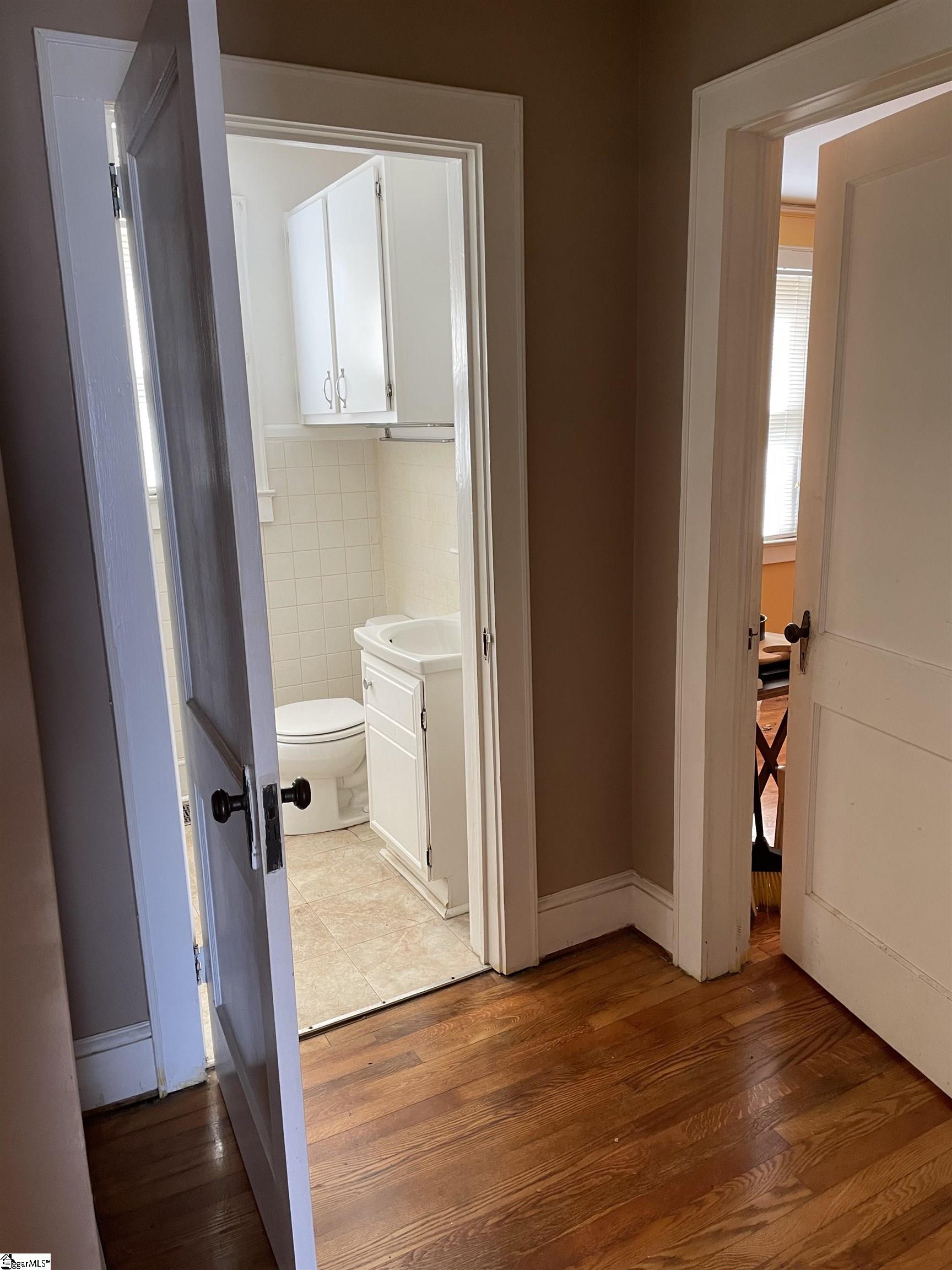 201 Colonial, Greenville, South Carolina image 16